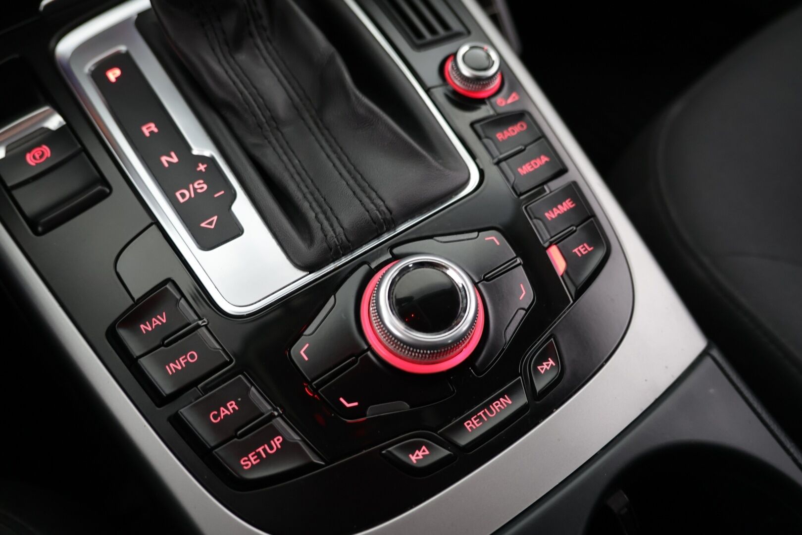 Audi A4 2013 Avant Business 2,0 TDI 130 kW multitronic / Vakkari / Kahdet renkaat / Ei ad-blueta - *YritysOutlet - Myydään vain yrityksille*