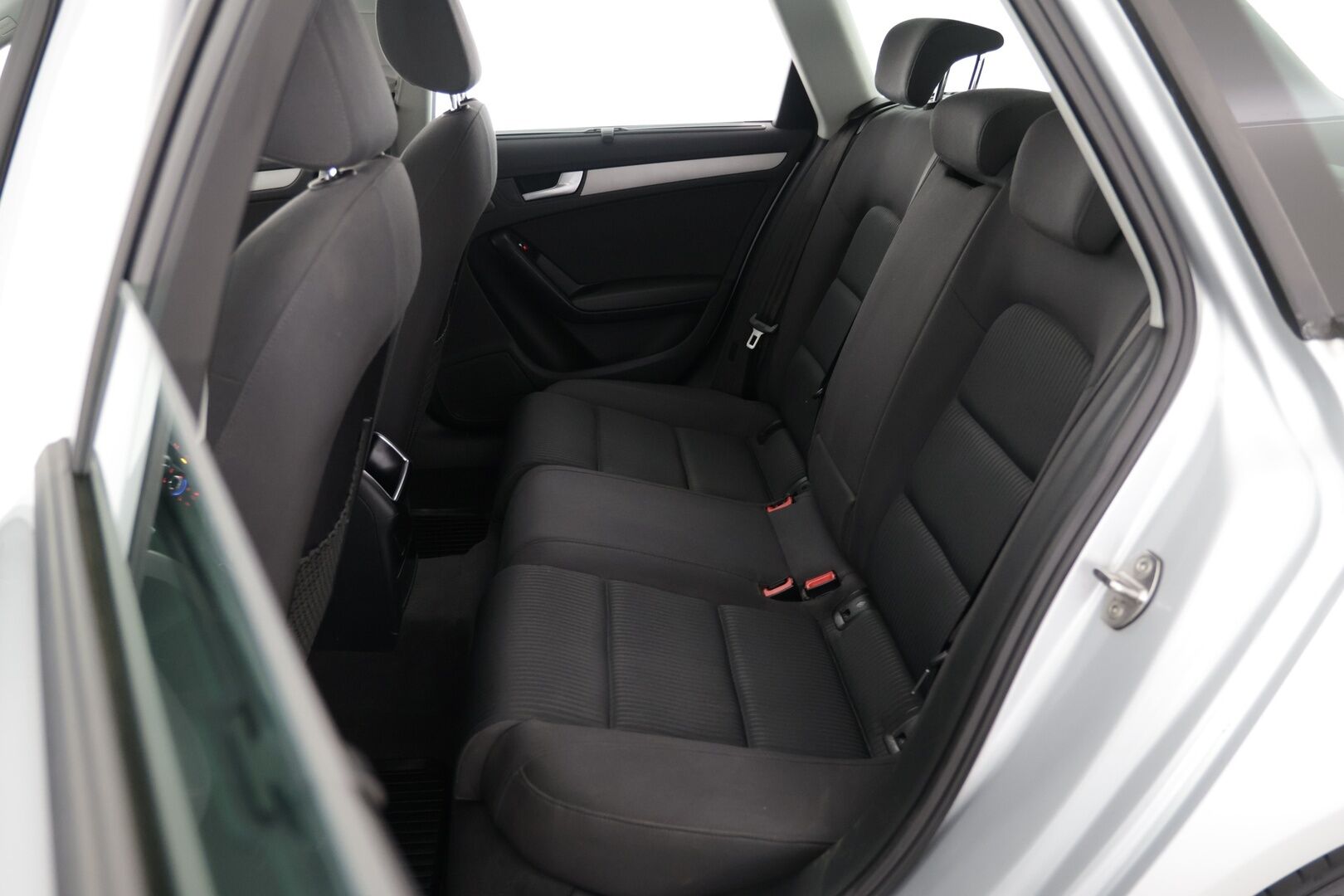 Audi A4 2013 Avant Business 2,0 TDI 130 kW multitronic / Vakkari / Kahdet renkaat / Ei ad-blueta - *YritysOutlet - Myydään vain yrityksille*