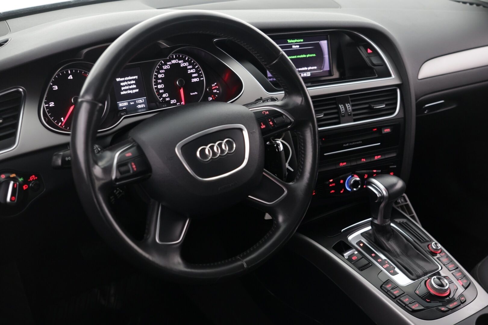 Audi A4 2013 Avant Business 2,0 TDI 130 kW multitronic / Vakkari / Kahdet renkaat / Ei ad-blueta - *YritysOutlet - Myydään vain yrityksille*