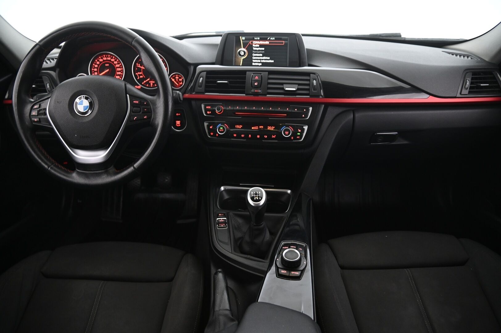 BMW 318 2014 F31*Myydään Huutokaupat.com*