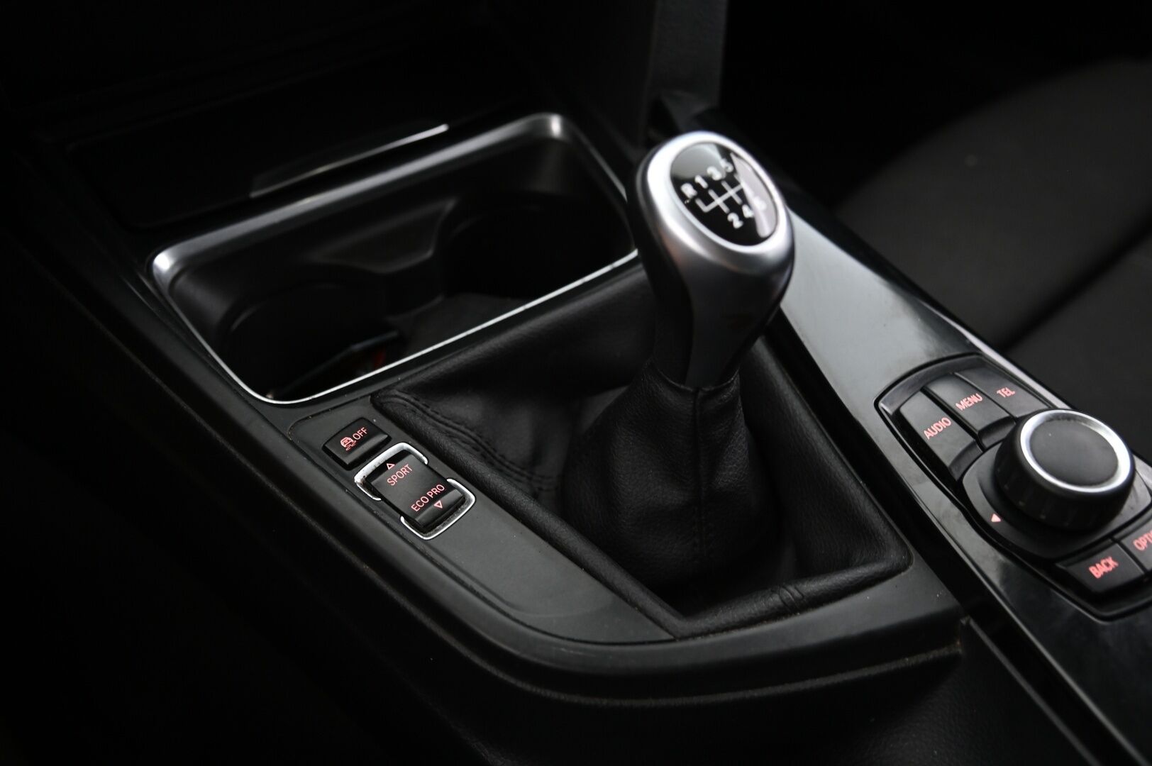 BMW 318 2014 F31*Myydään Huutokaupat.com*