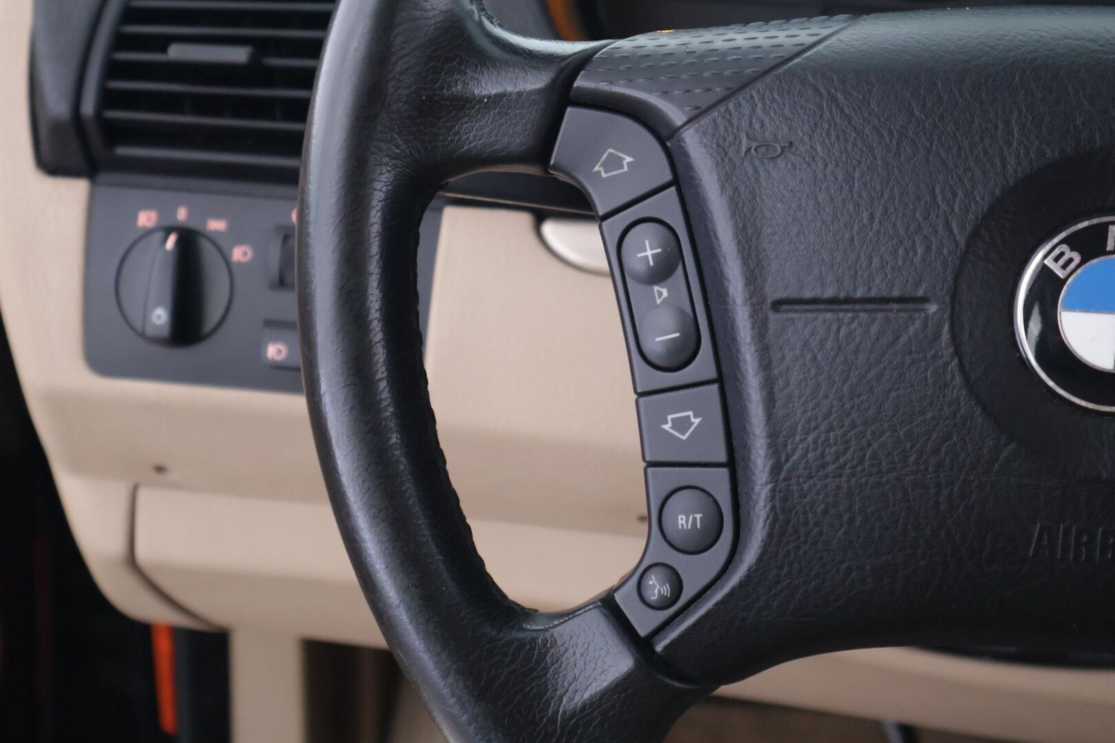 BMW X5 2006 3,0iA E53 SAV *Koukku / Vaaleat nahat / Myydään Huutokaupat.com*