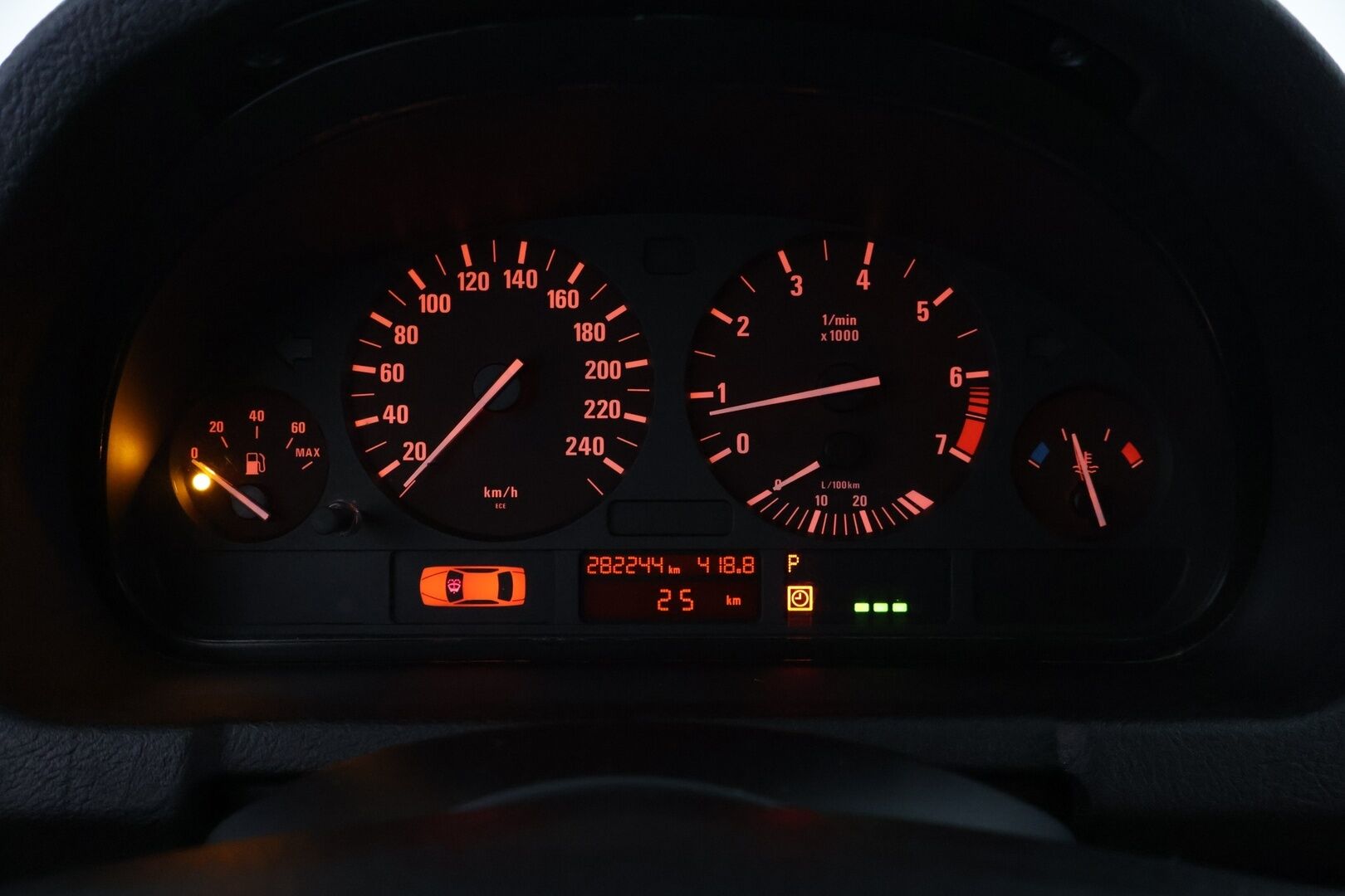 BMW X5 2006 3,0iA E53 SAV *Koukku / Vaaleat nahat / Myydään Huutokaupat.com*
