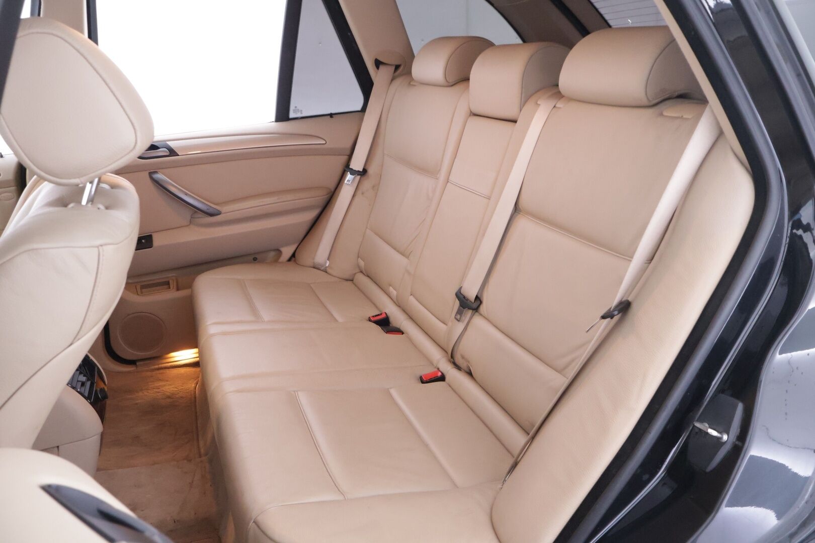 BMW X5 2006 3,0iA E53 SAV *Koukku / Vaaleat nahat / Myydään Huutokaupat.com*