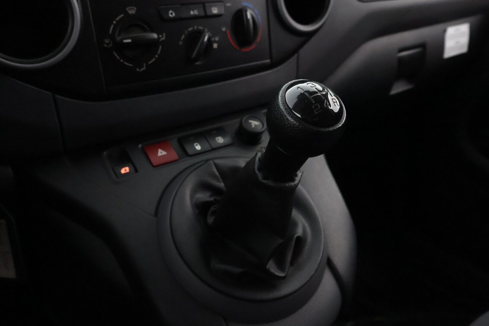 Peugeot Partner 2014 Van L2 Active 90 FAP e-Hdi - *Koukku / Katsastus 04/2026!! / Led-Lisävalo / Ilmastointi / Lohkolämmitin / Siistikuntoinen** MYYDÄÄN HUUTOKAUPAT.COMISSA!!*