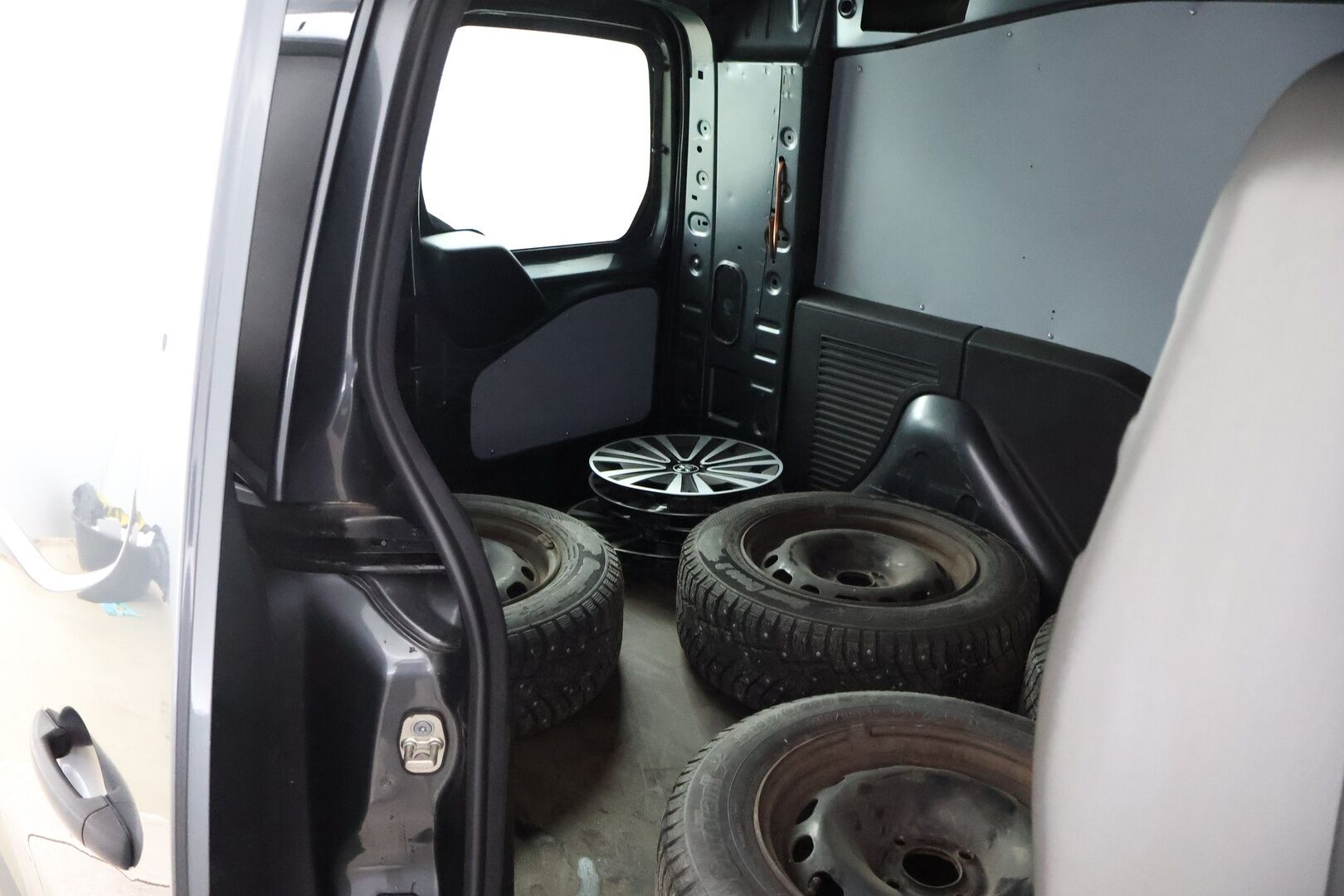 Peugeot Partner 2014 Van L2 Active 90 FAP e-Hdi - *Koukku / Katsastus 04/2026!! / Led-Lisävalo / Ilmastointi / Lohkolämmitin / Siistikuntoinen** MYYDÄÄN HUUTOKAUPAT.COMISSA!!*