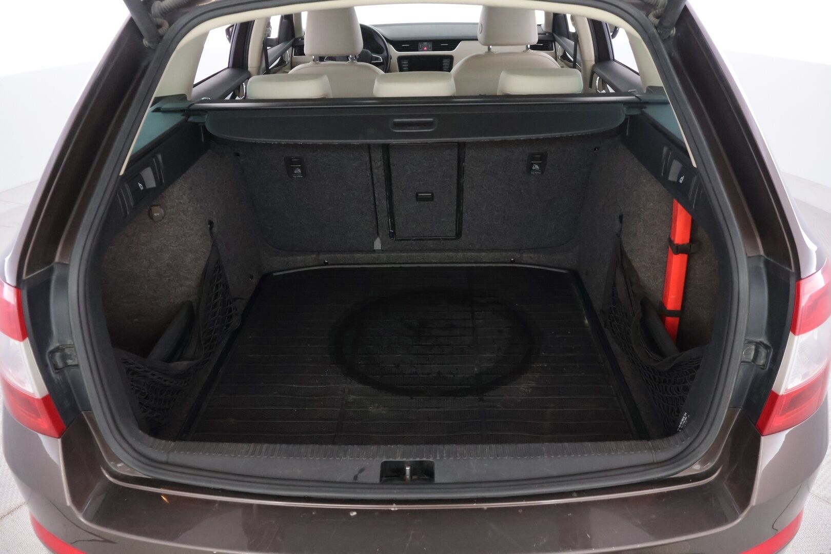 Skoda Octavia 2014 Combi 1,8 TSI 4x4 Elegance DSG Autom. - *Suomi-auto | ACC | PA-käyt. lisälämmitin kytkimellä | Panorama | Sähk. kuljettajanistuin muistilla | Vetokoukku | Sähk. takaluukku | 2x renkaat & Vanteet*