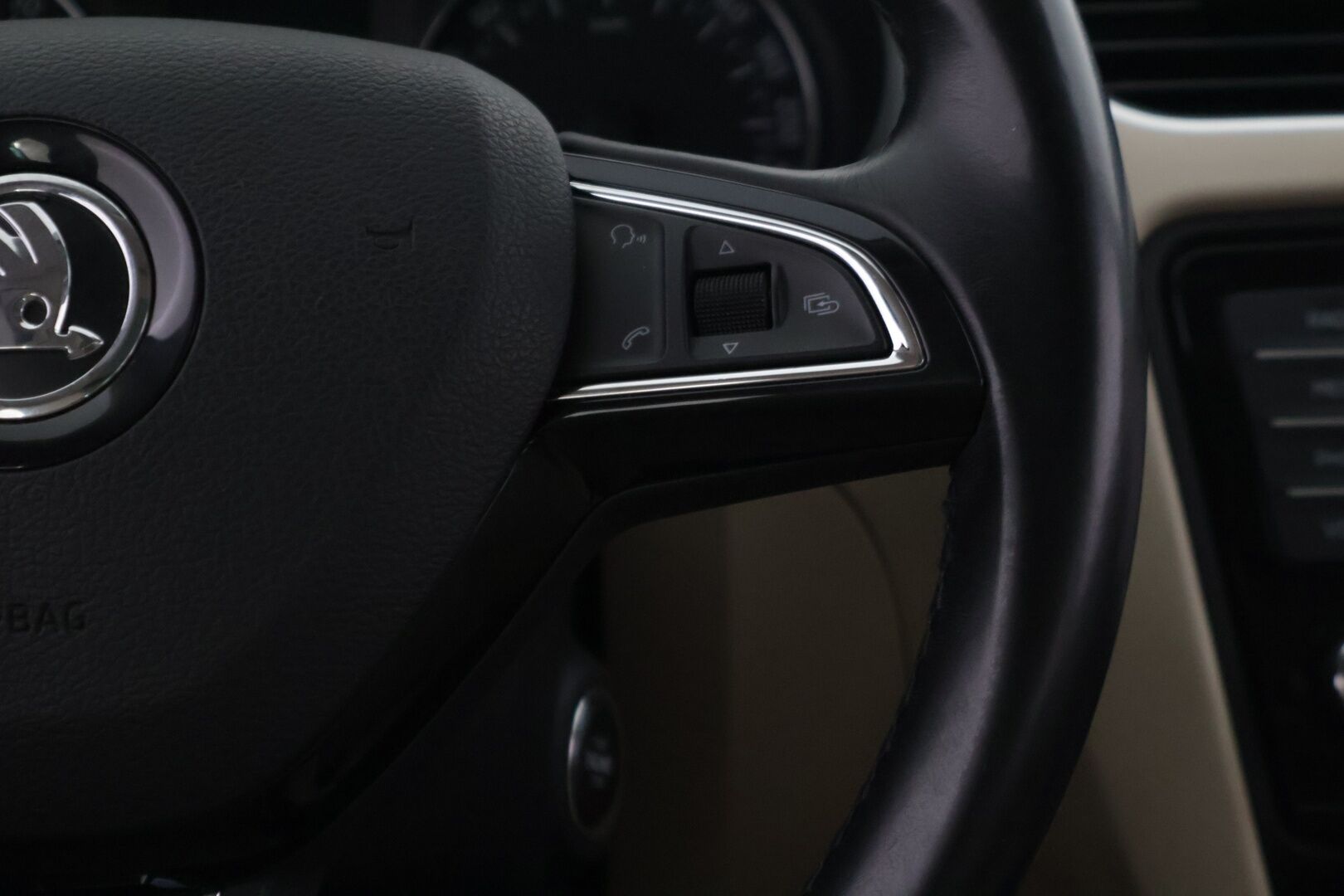 Skoda Octavia 2014 Combi 1,8 TSI 4x4 Elegance DSG Autom. - *Suomi-auto | ACC | PA-käyt. lisälämmitin kytkimellä | Panorama | Sähk. kuljettajanistuin muistilla | Vetokoukku | Sähk. takaluukku | 2x renkaat & Vanteet*