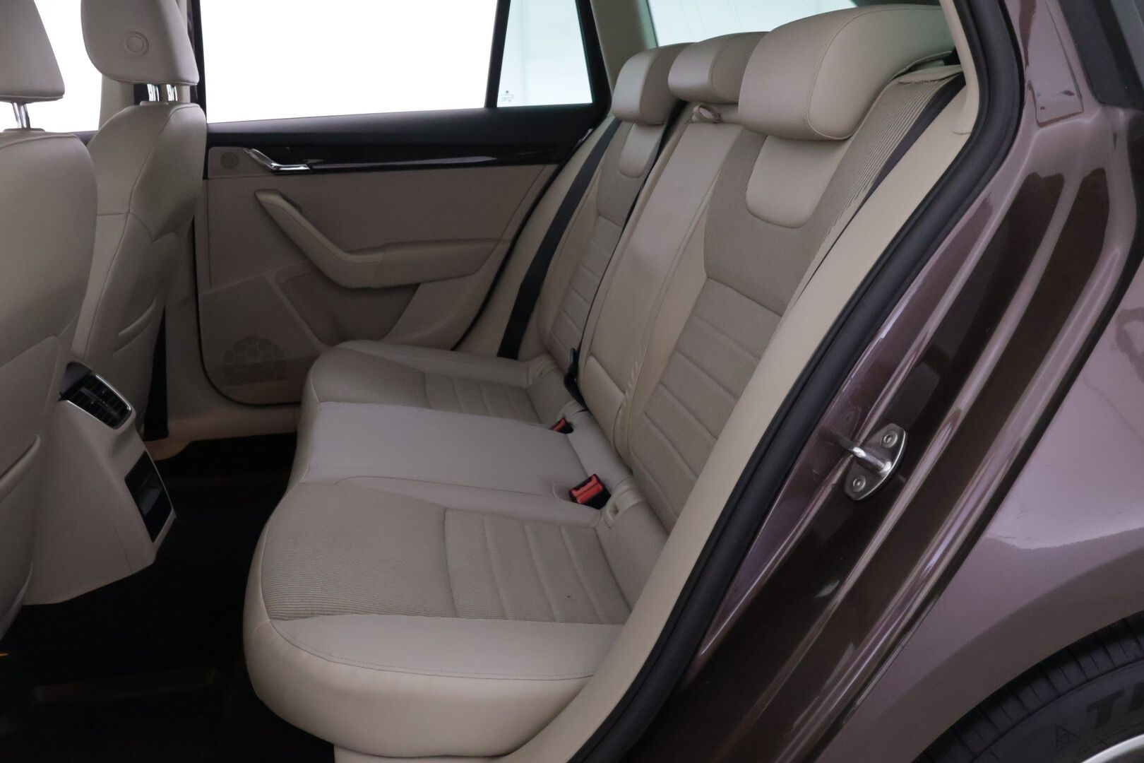 Skoda Octavia 2014 Combi 1,8 TSI 4x4 Elegance DSG Autom. - *Suomi-auto | ACC | PA-käyt. lisälämmitin kytkimellä | Panorama | Sähk. kuljettajanistuin muistilla | Vetokoukku | Sähk. takaluukku | 2x renkaat & Vanteet*