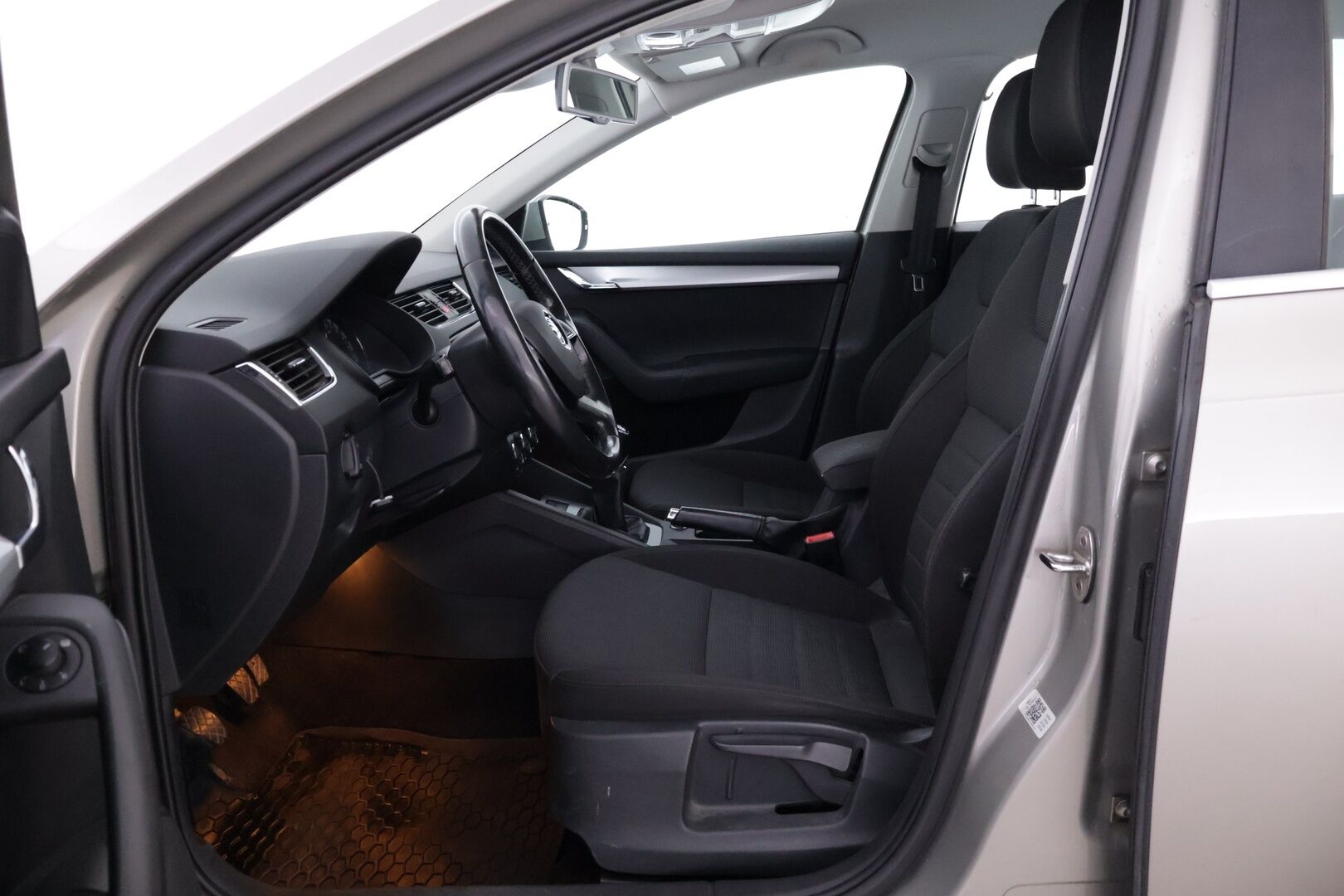 Skoda Octavia 2014 Combi 2,0 TDI 150 4x4 Elegance *Myydään Huutokaupat.com*