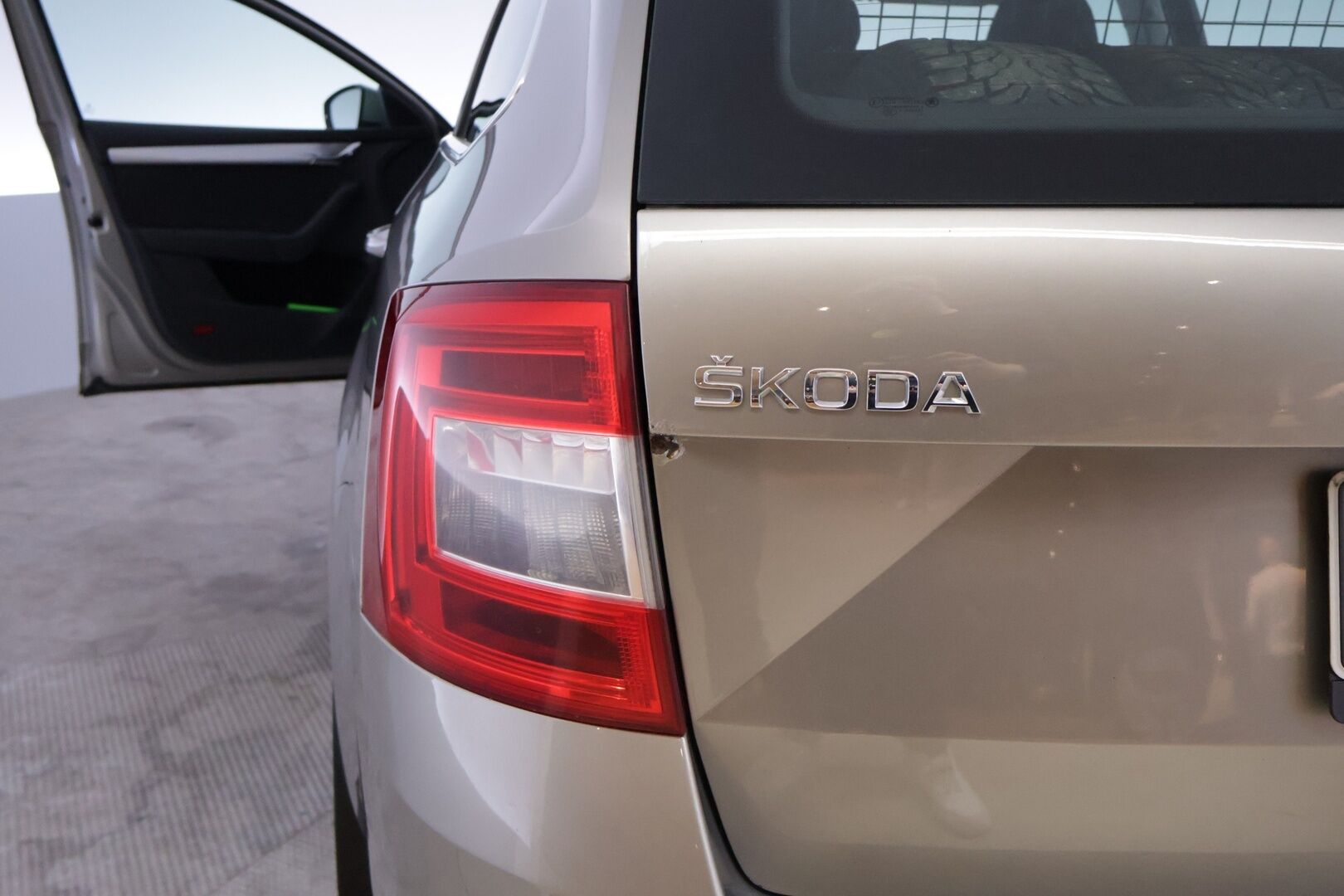 Skoda Octavia 2014 Combi 2,0 TDI 150 4x4 Elegance *Myydään Huutokaupat.com*