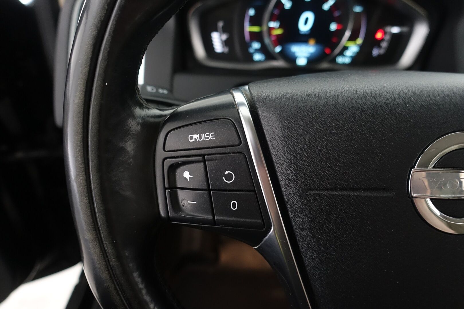 Volvo XC60 2014 D4 AWD Business Summum aut YritysOutlet - Myydään vain yrityksille! - | Facelift | Webasto | Koukku | Muistipenkit | Digimittari | Navi | City Safety | Tutkat | Kysy lisää