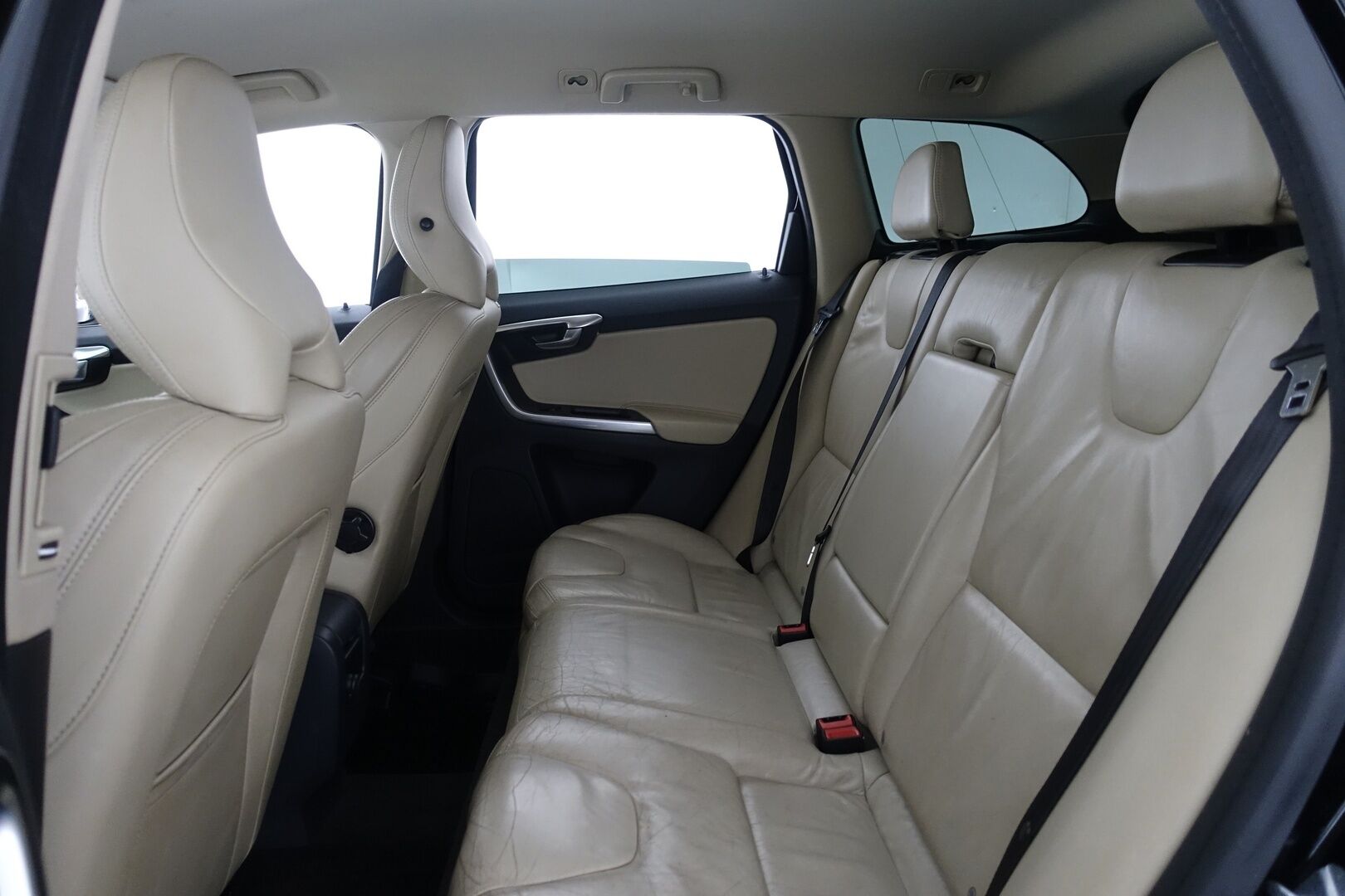 Volvo XC60 2014 D4 AWD Business Summum aut YritysOutlet - Myydään vain yrityksille! - | Facelift | Webasto | Koukku | Muistipenkit | Digimittari | Navi | City Safety | Tutkat | Kysy lisää