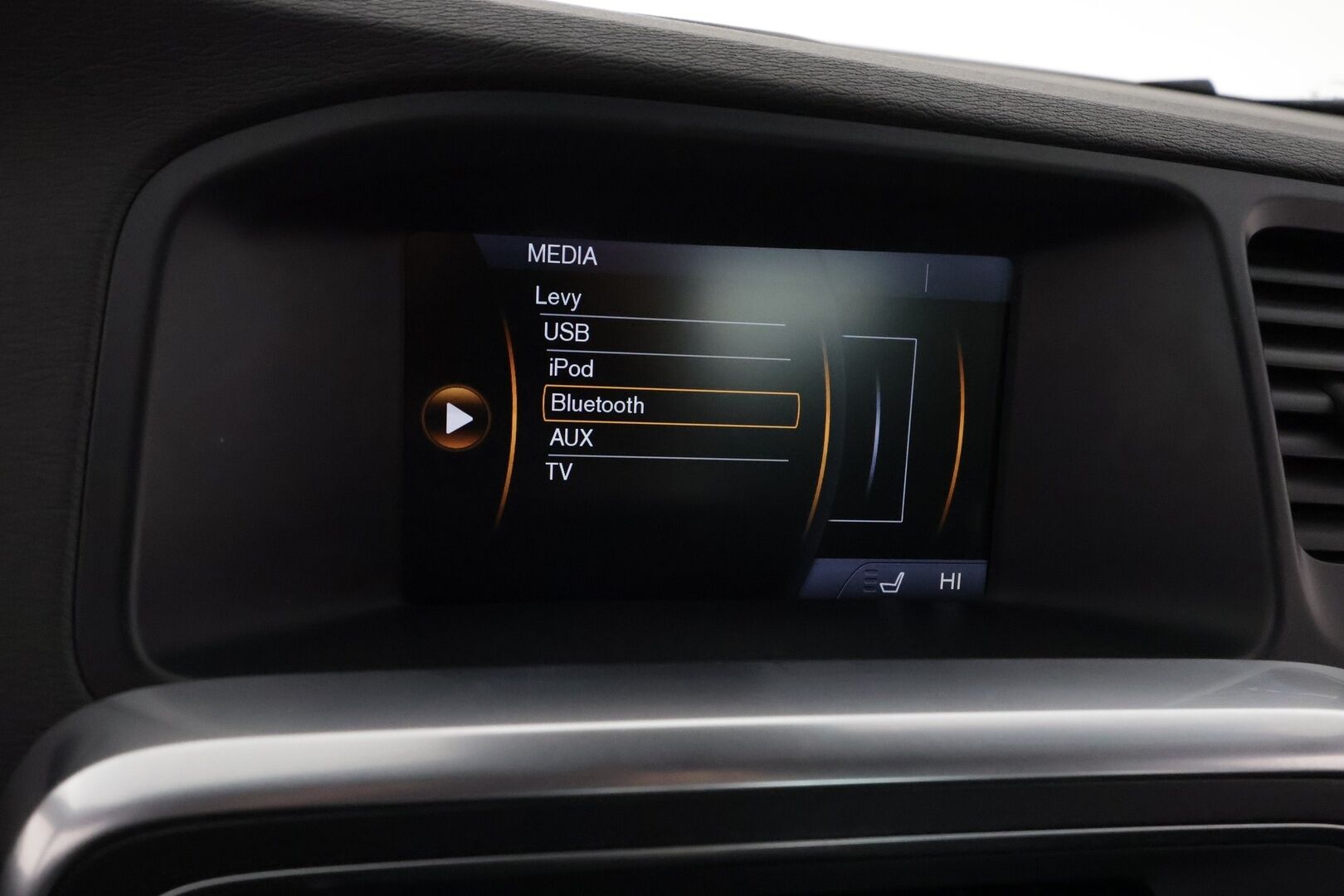 Volvo S60 2014 D5 AWD R-Design Polestar autom - 3,99 % KORKOTARJOUS TÄHÄN AUTOON - 31.5. ASTI! - Webasto / Koukku / Adapt. Vakkari / Muistipenkki / P. kamera / Premium Sound System / Kaistavahti / Navi / 2x Renkaat!