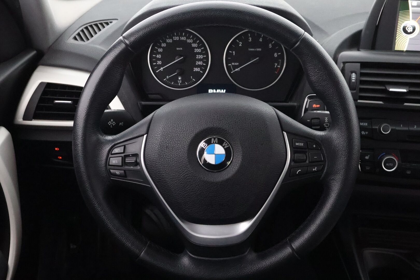 BMW 116 2013 F20 Hatchback 116i TwinPower Turbo A Business Automatic - Suomiauto / Vakkari / Lohkolämmitin / Xenon / Peruutustutka / Keyless / Huippusiisti!