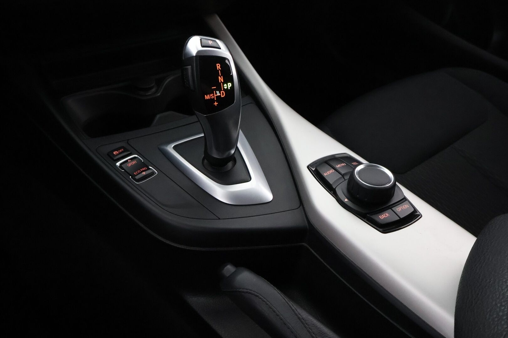 BMW 116 2013 F20 Hatchback 116i TwinPower Turbo A Business Automatic - Suomiauto / Vakkari / Lohkolämmitin / Xenon / Peruutustutka / Keyless / Huippusiisti!