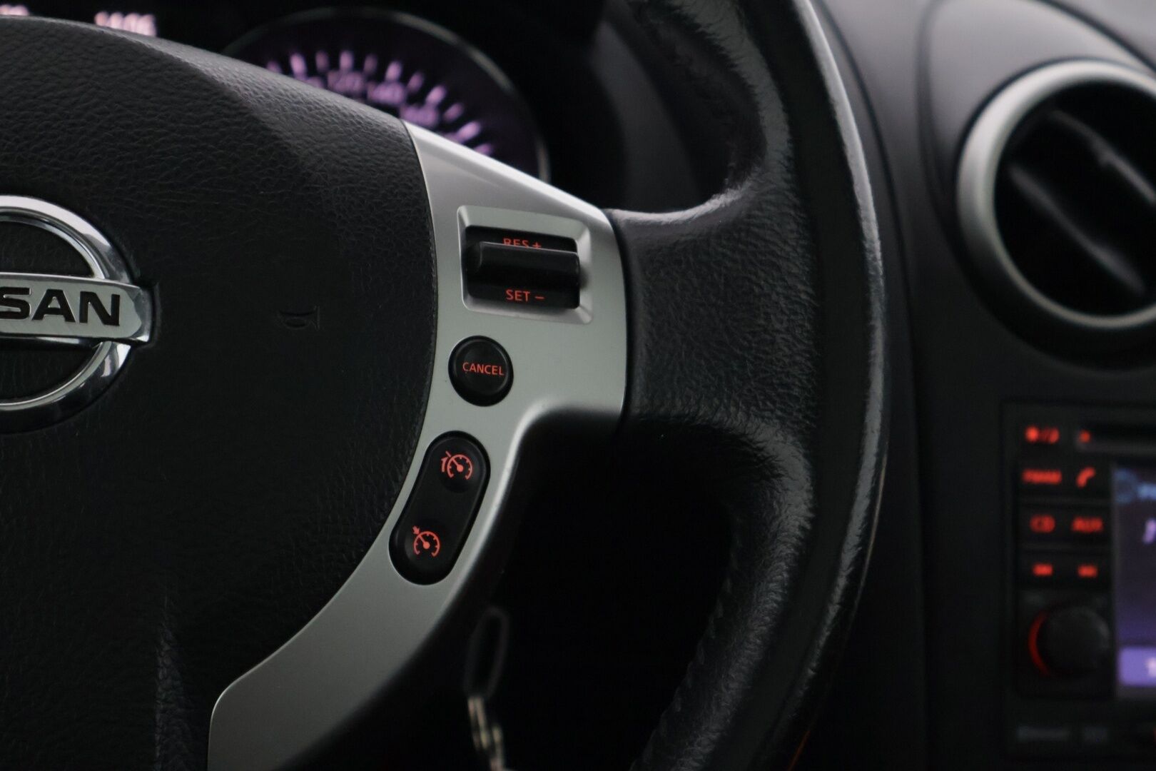 Nissan Qashqai 2013 1,6L Stop / Start System Style 360** Panorama / Cruise / 360 kamerat** - Huollettu hyvin / teknisesti kunnossa!