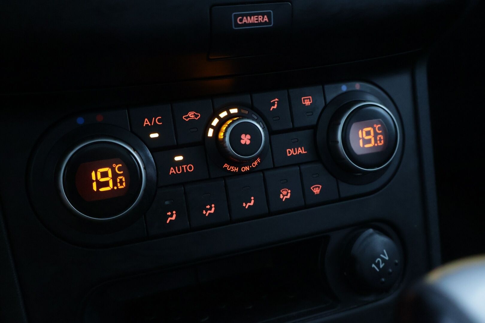 Nissan Qashqai 2013 1,6L Stop / Start System Style 360** Panorama / Cruise / 360 kamerat** - Huollettu hyvin / teknisesti kunnossa!