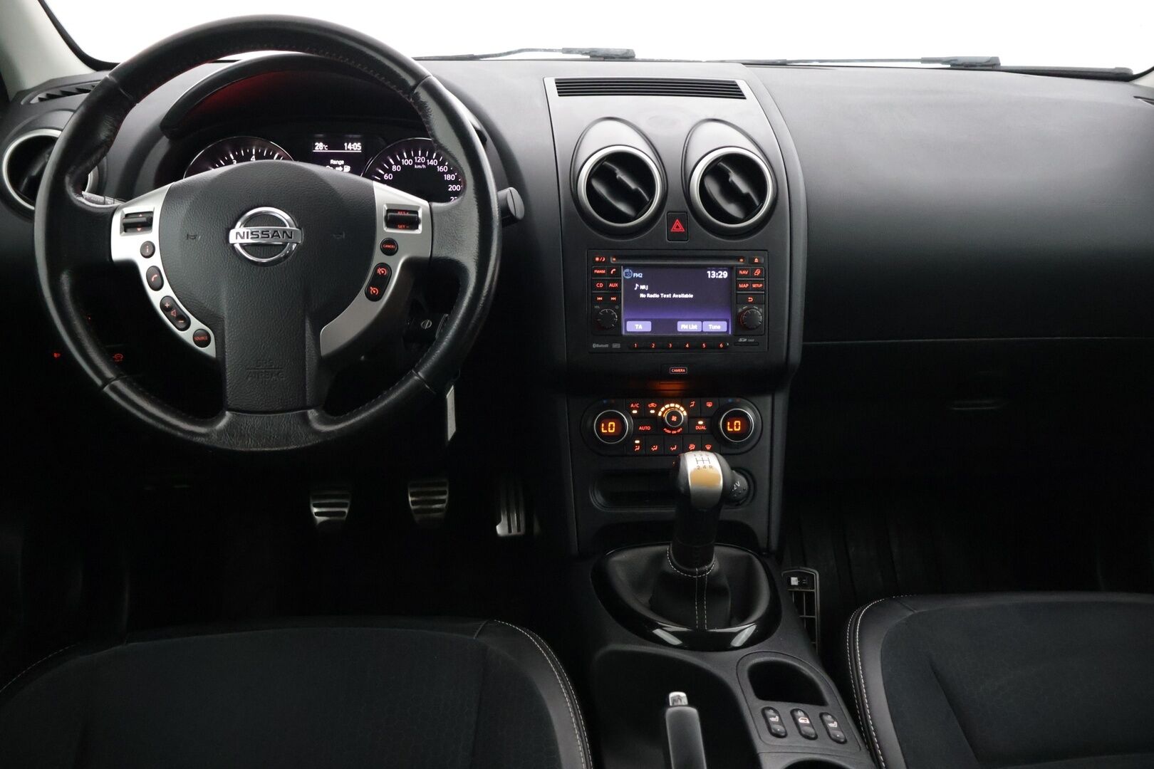 Nissan Qashqai 2013 1,6L Stop / Start System Style 360** Panorama / Cruise / 360 kamerat** - Huollettu hyvin / teknisesti kunnossa!