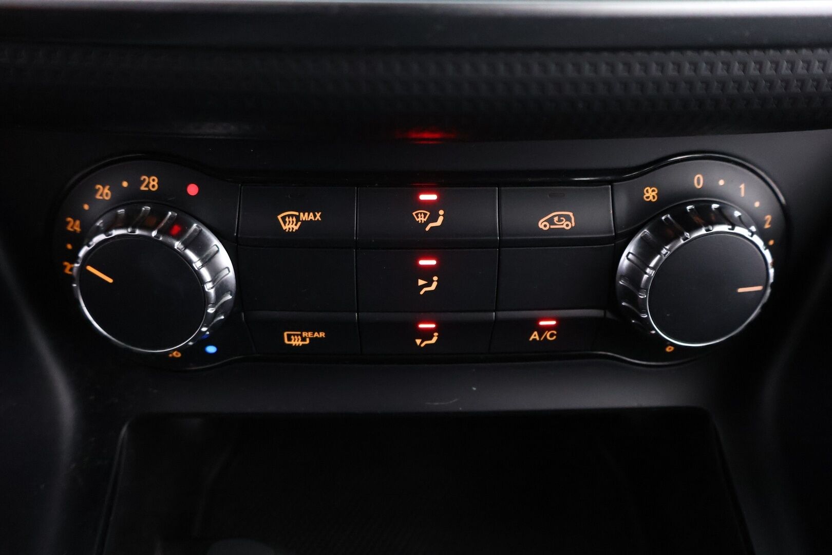 Mercedes-Benz A 2013 180 BE Premium Business - Suomiauto | Vakkari | Lohkolämmitin | Vetokoukku | Puolinahat | P-tutka | Juuri saapunut!