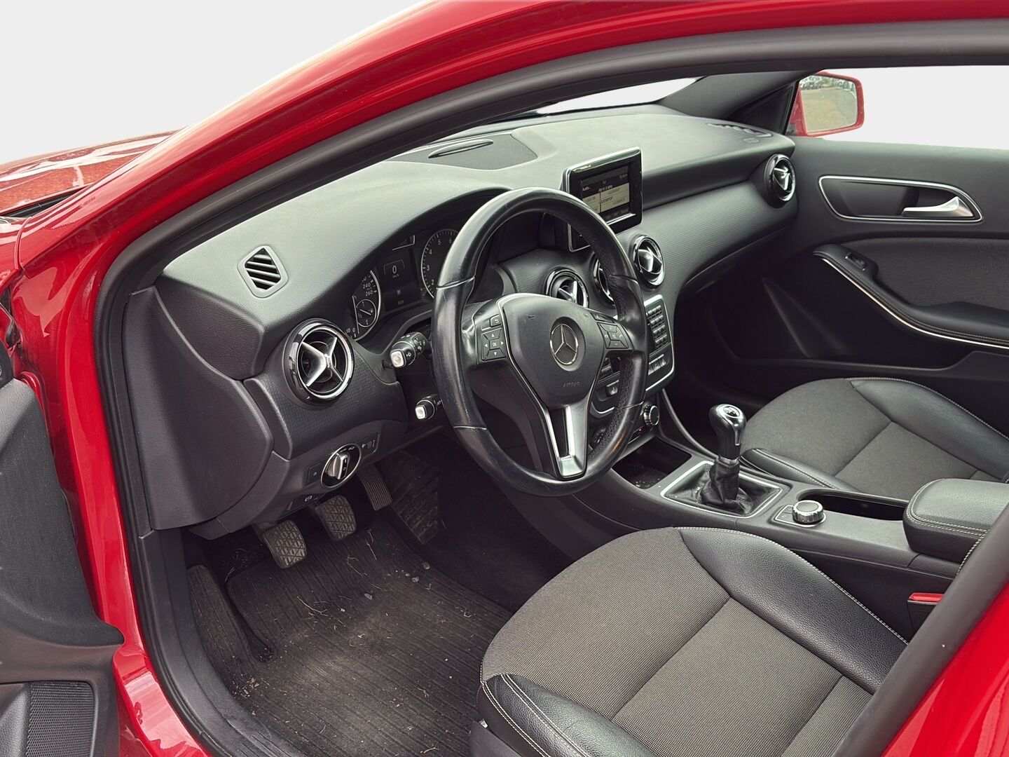 Mercedes-Benz A 2013 180 BE Premium Business - Suomiauto | Vakkari | Lohkolämmitin | Vetokoukku | Puolinahat | P-tutka | Juuri saapunut!
