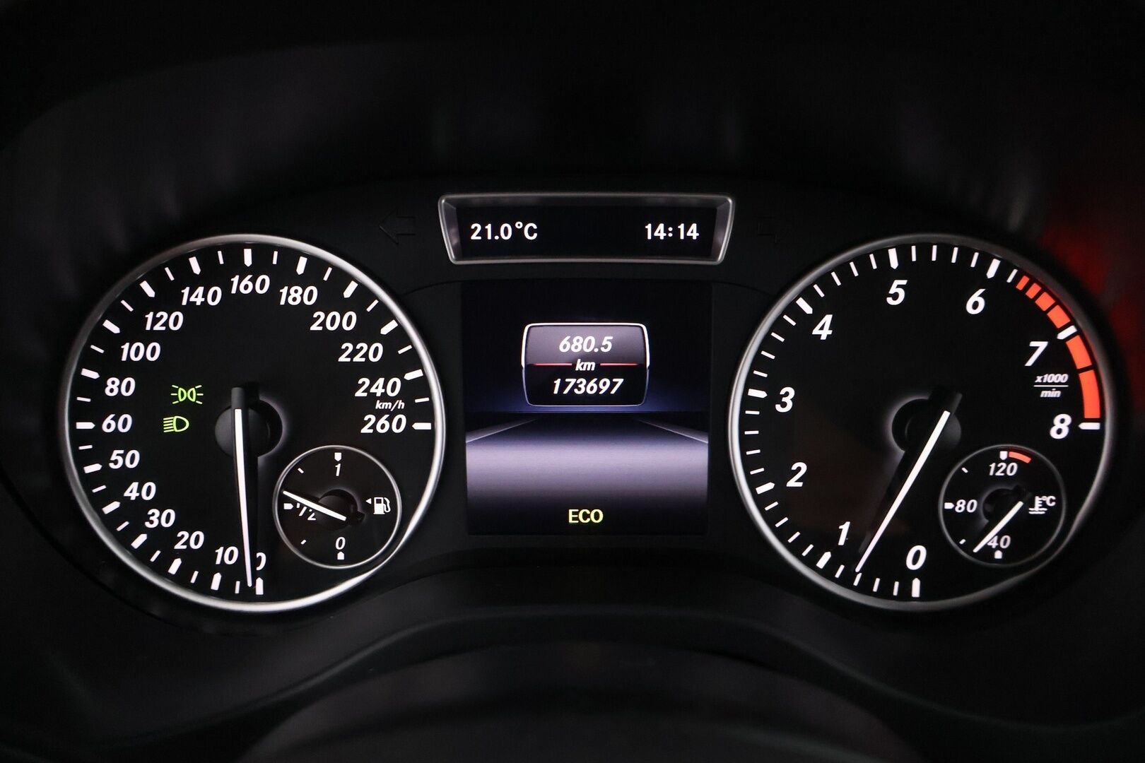 Mercedes-Benz A 2013 180 BE Premium Business - Suomiauto | Vakkari | Lohkolämmitin | Vetokoukku | Puolinahat | P-tutka | Juuri saapunut!