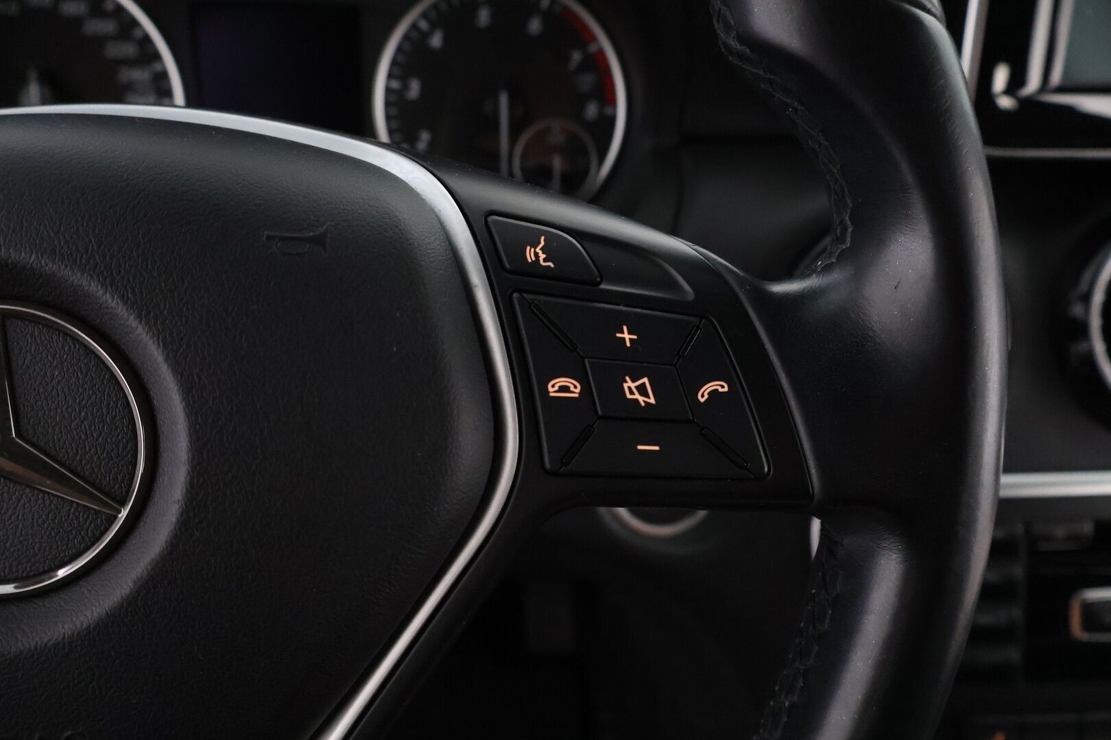 Mercedes-Benz A 2013 180 BE Premium Business - Suomiauto | Vakkari | Lohkolämmitin | Vetokoukku | Puolinahat | P-tutka | Juuri saapunut!