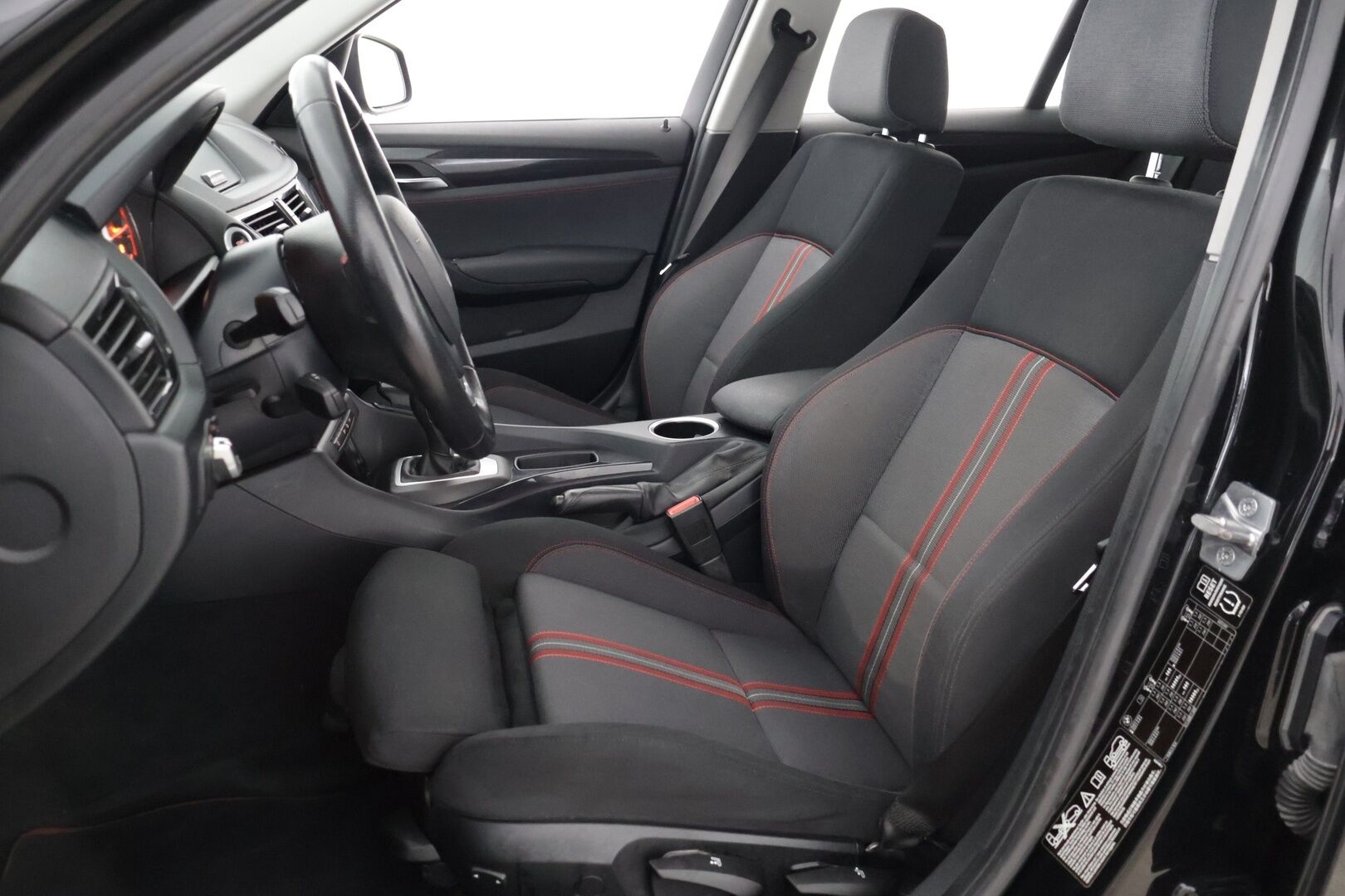 BMW X1 2014 E84 xDrive18d ** Sporttipenkit / Koukku** - Kahdet renkaat / Huoltokirja