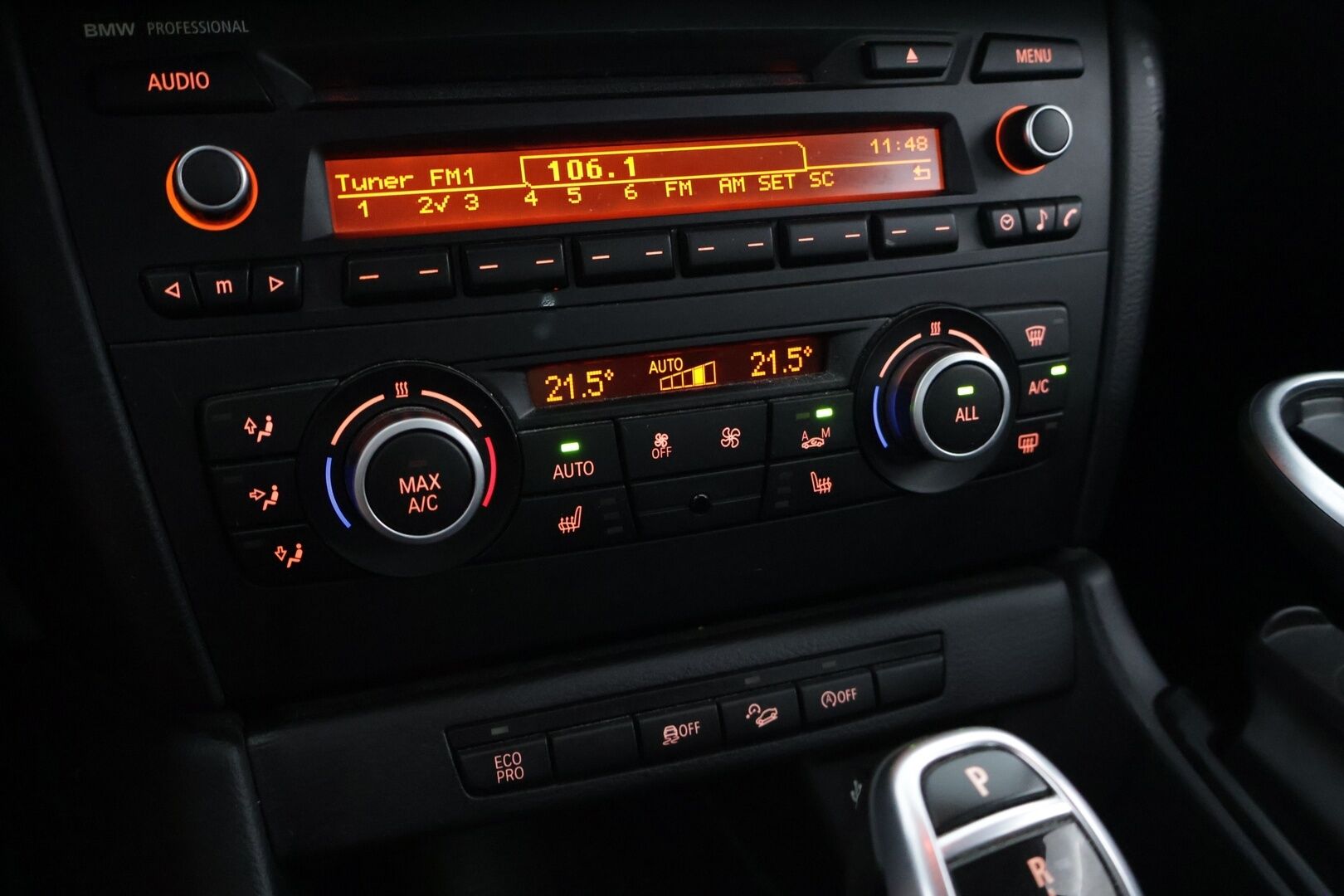 BMW X1 2014 E84 xDrive18d ** Sporttipenkit / Koukku** - Kahdet renkaat / Huoltokirja