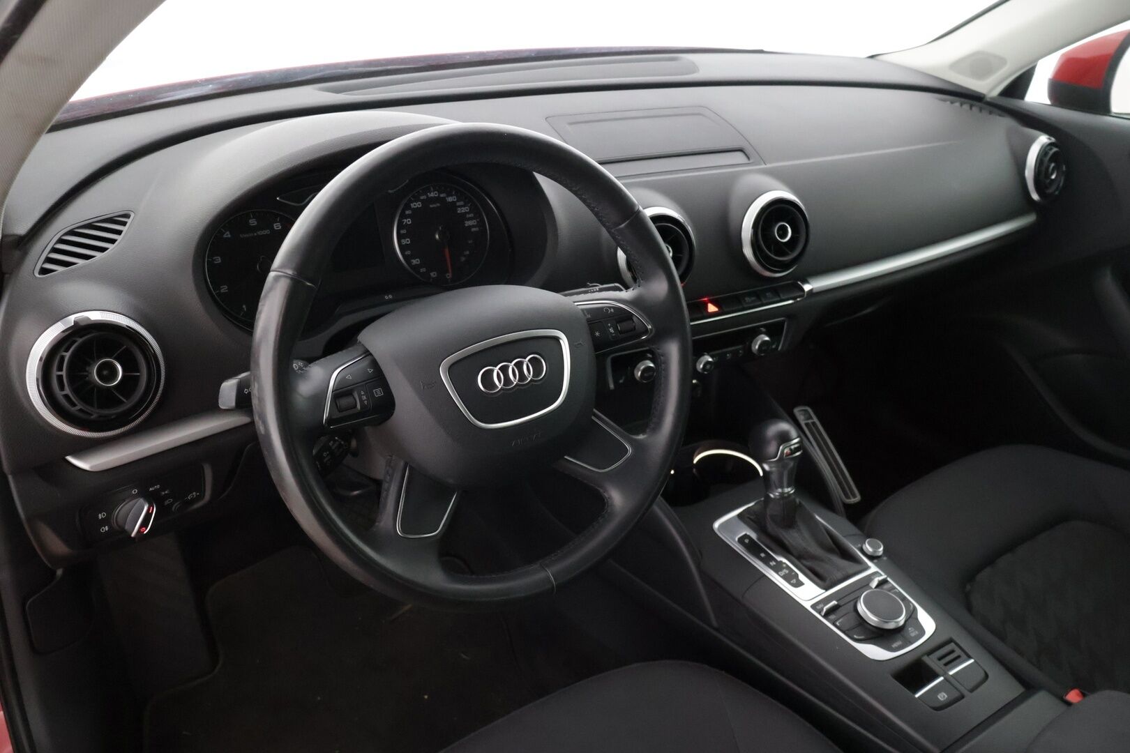 Audi A3 2013 Sedan Business 1,4 TFSI COD 103 kW S tronic * Vakkari / Sisätilanlämmitin / Tutka * - * Juuri huollettu sekä katsastettu / Näyttävä *