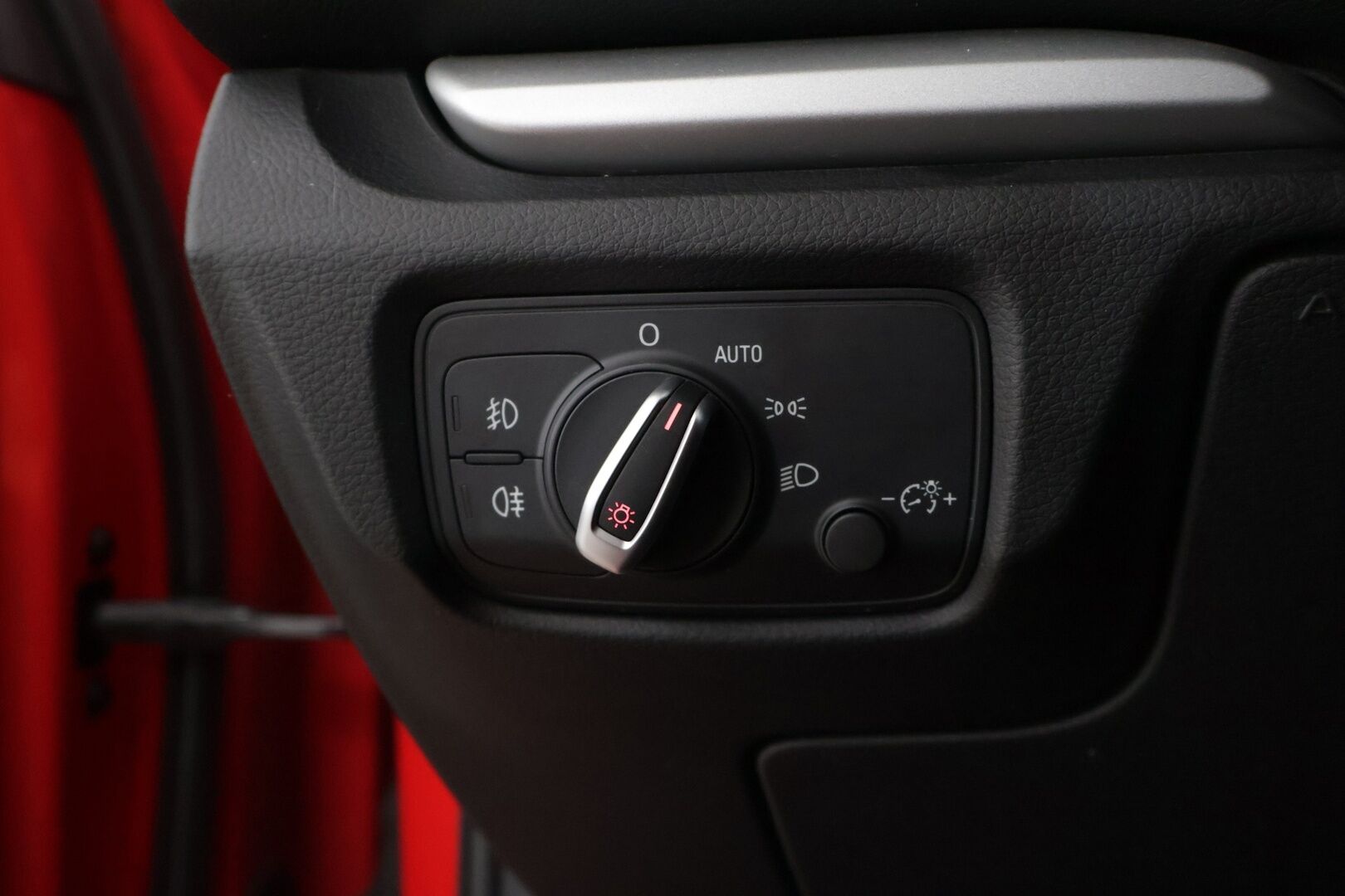 Audi A3 2013 Sedan Business 1,4 TFSI COD 103 kW S tronic * Vakkari / Sisätilanlämmitin / Tutka * - * Juuri huollettu sekä katsastettu / Näyttävä *