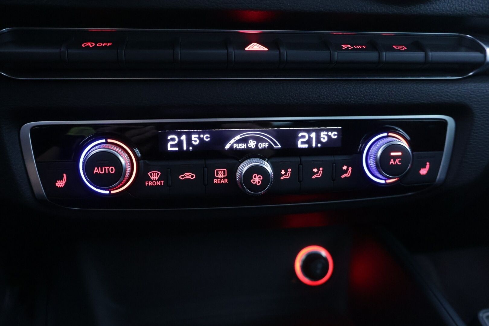 Audi A3 2013 Sedan Business 1,4 TFSI COD 103 kW S tronic * Vakkari / Sisätilanlämmitin / Tutka * - * Juuri huollettu sekä katsastettu / Näyttävä *