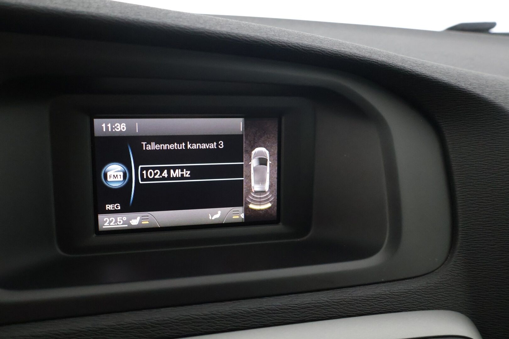 Volvo V40 2013 D2 Business * Suomiauto / Digimittaristo / Webasto / Nahkasisusta / Tutkat takana / Bluetooth * - Huollettu 216tkm kohdalla / Hihna vaihdettu 197tkm 01/2024 / Kahdet renkaat vanteilla, talveksi nastat