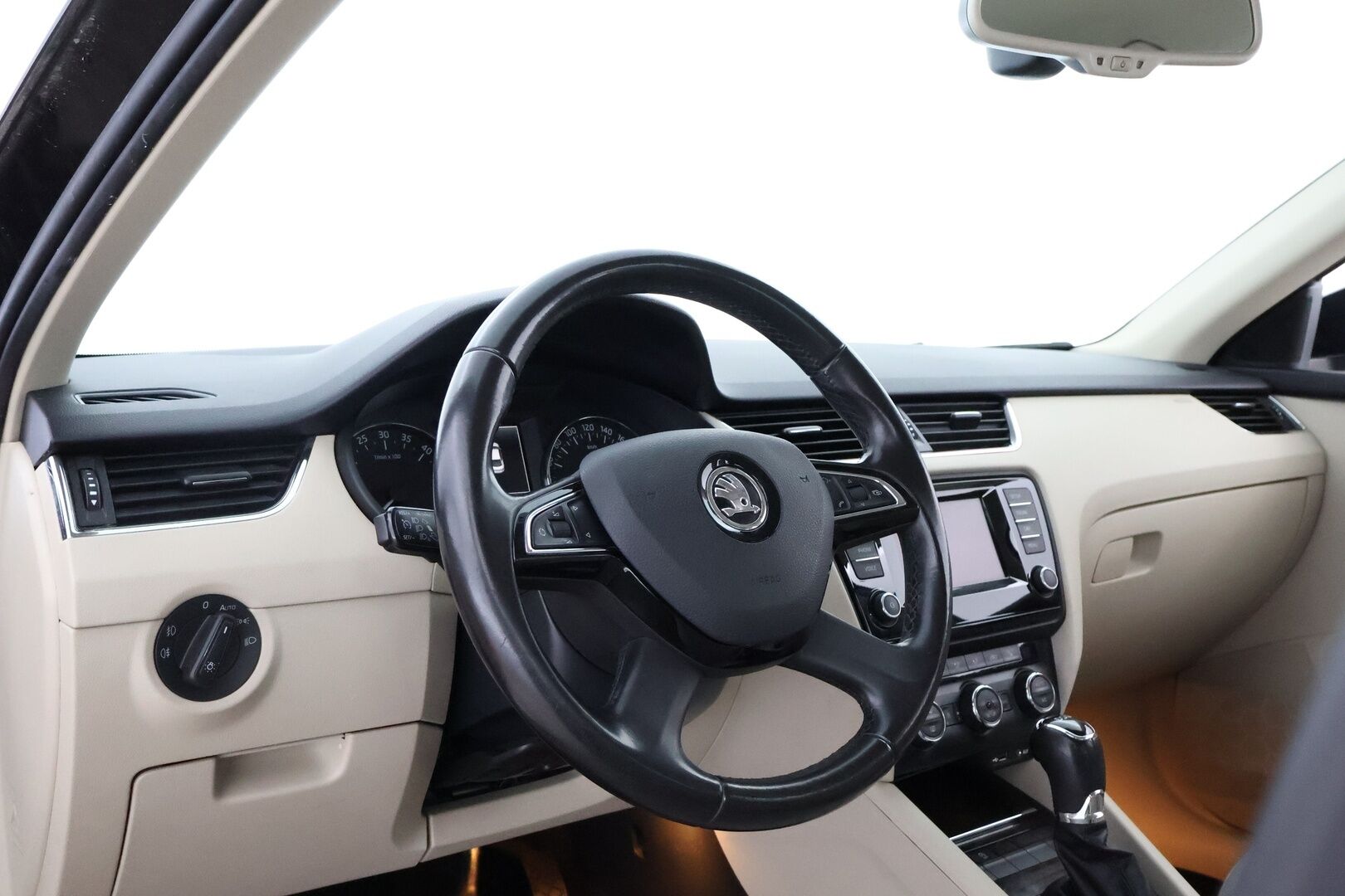 Skoda Octavia 2014 2,0 TDI Elegance DSG Autom. - Suomiauto / Webasto / Vetokoukku / Vakkari / Xenon / Juuri saapunut!