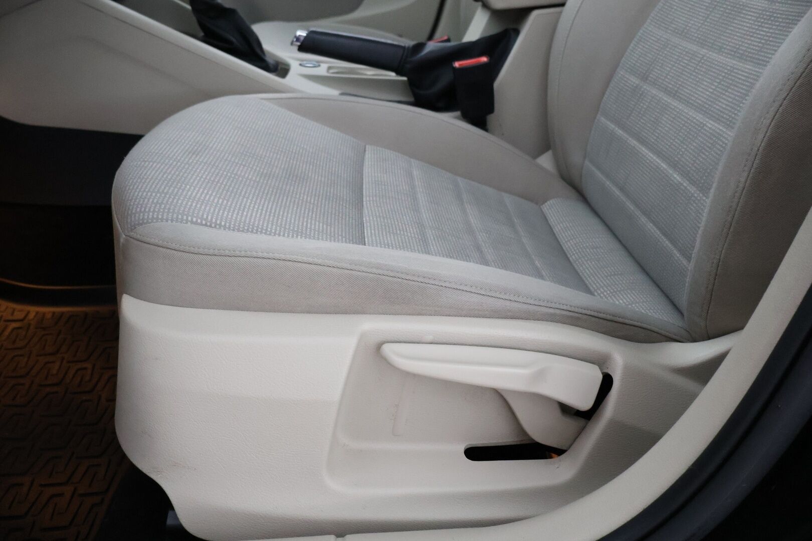 Skoda Octavia 2014 2,0 TDI Elegance DSG Autom. - Suomiauto / Webasto / Vetokoukku / Vakkari / Xenon / Juuri saapunut!