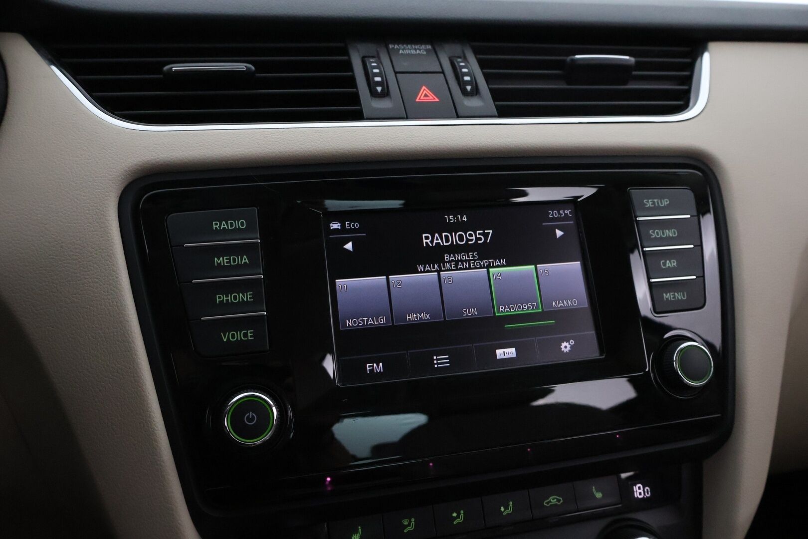 Skoda Octavia 2014 2,0 TDI Elegance DSG Autom. - Suomiauto / Webasto / Vetokoukku / Vakkari / Xenon / Juuri saapunut!