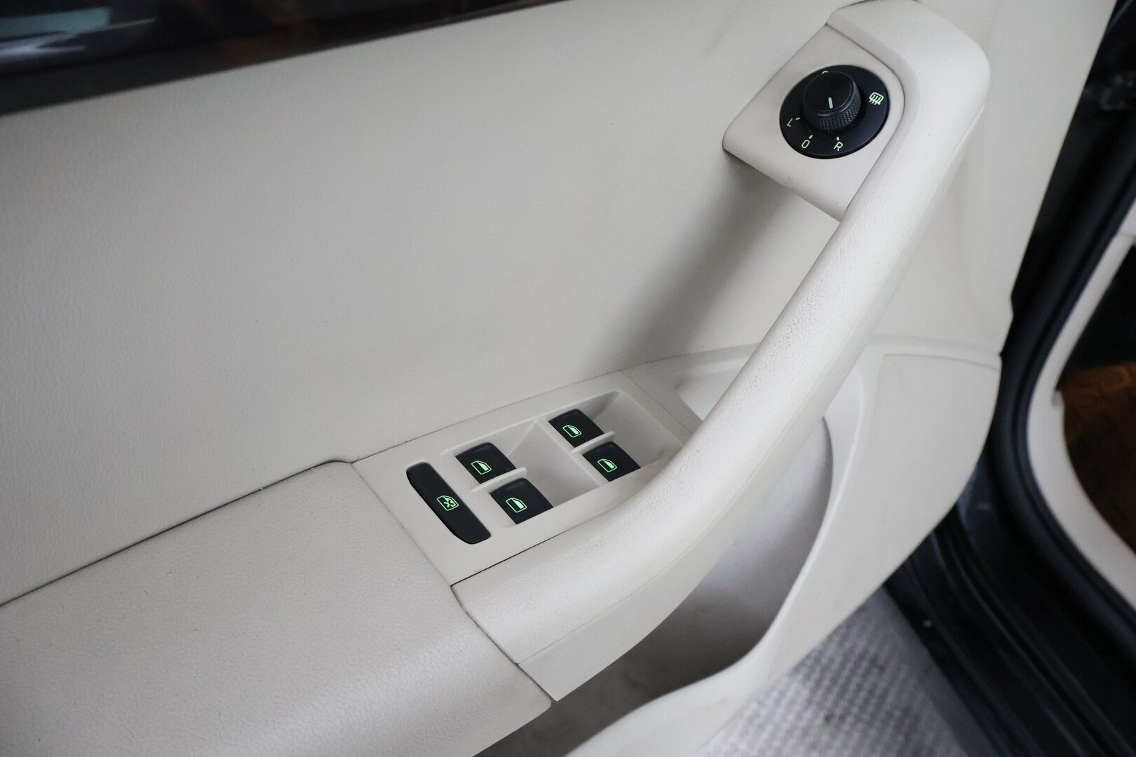 Skoda Octavia 2014 2,0 TDI Elegance DSG Autom. - Suomiauto / Webasto / Vetokoukku / Vakkari / Xenon / Juuri saapunut!