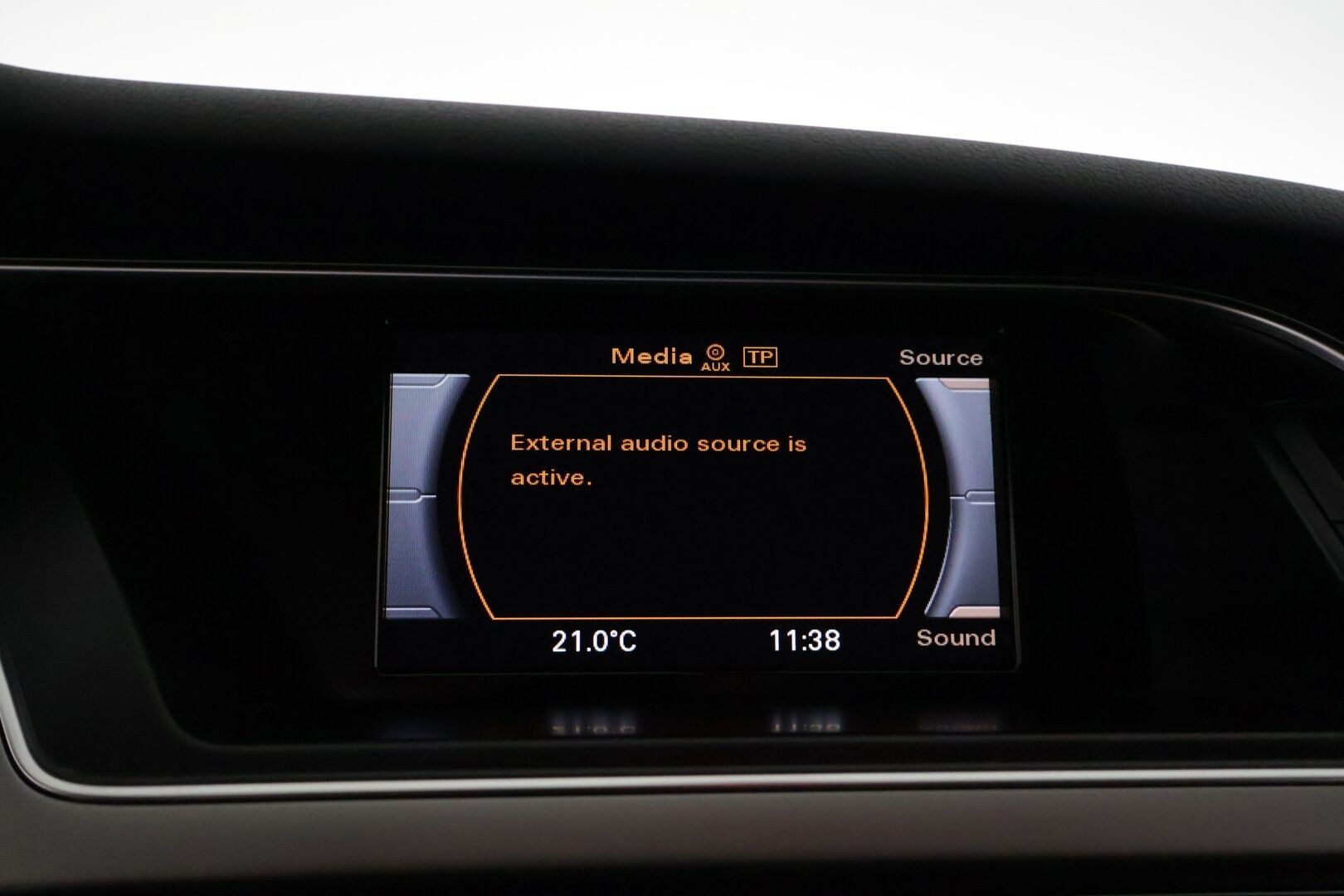 Audi A4 2014 Avant Land of quattro Edition 2,0 TDI 130 kW quattro S tronic * Vakkari / S-Line ulkopaketti / Sporttipenkit* - Suomi-auto*