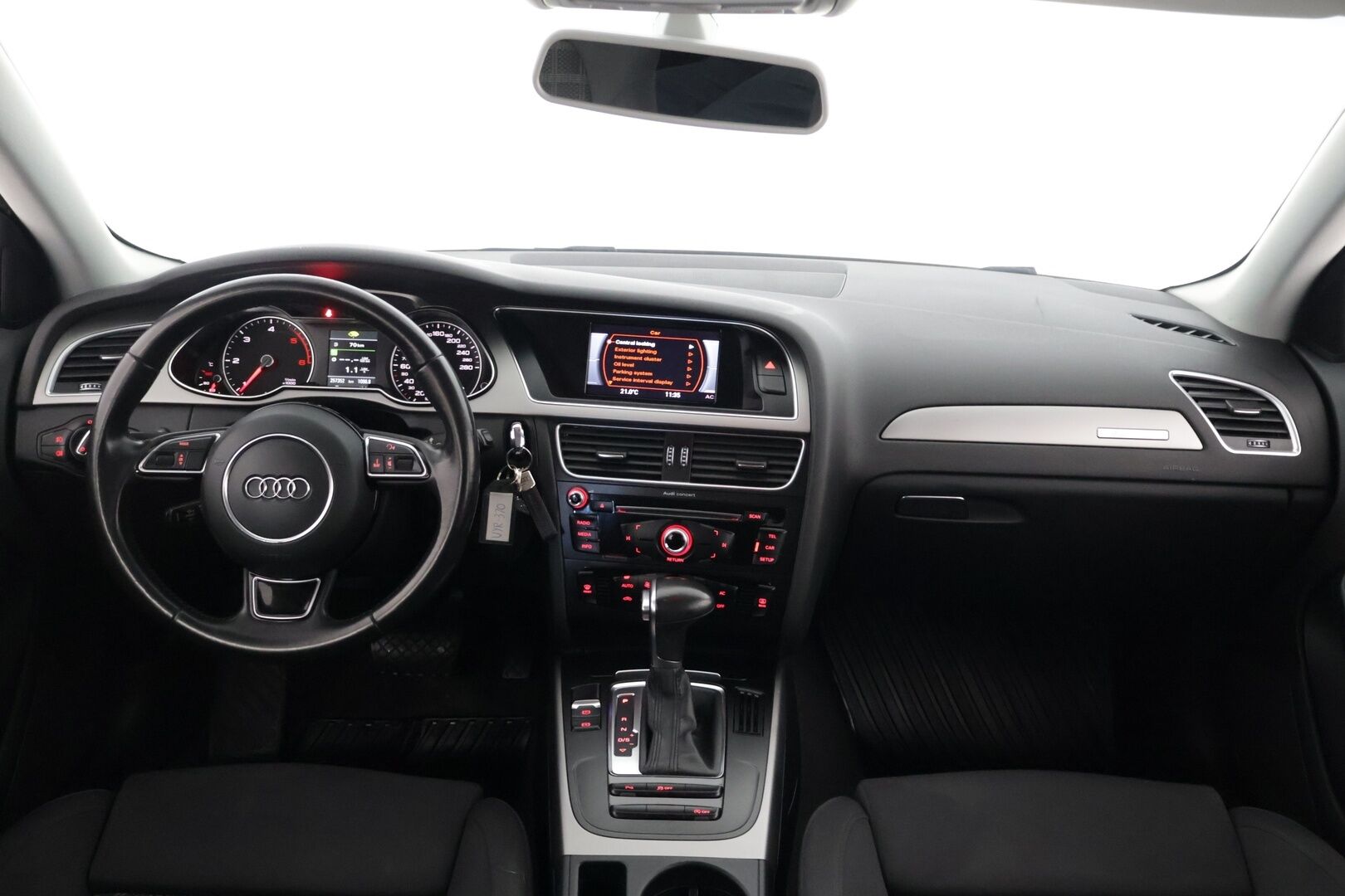 Audi A4 2014 Avant Land of quattro Edition 2,0 TDI 130 kW quattro S tronic *Suomi-auto / Vakkari / Sporttipenkit* - S-Line ulkopaketti