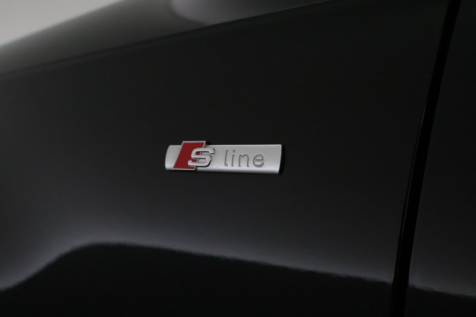 Audi A4 2014 Avant Land of quattro Edition 2,0 TDI 130 kW quattro S tronic * Vakkari / S-Line ulkopaketti / Sporttipenkit* - Suomi-auto*