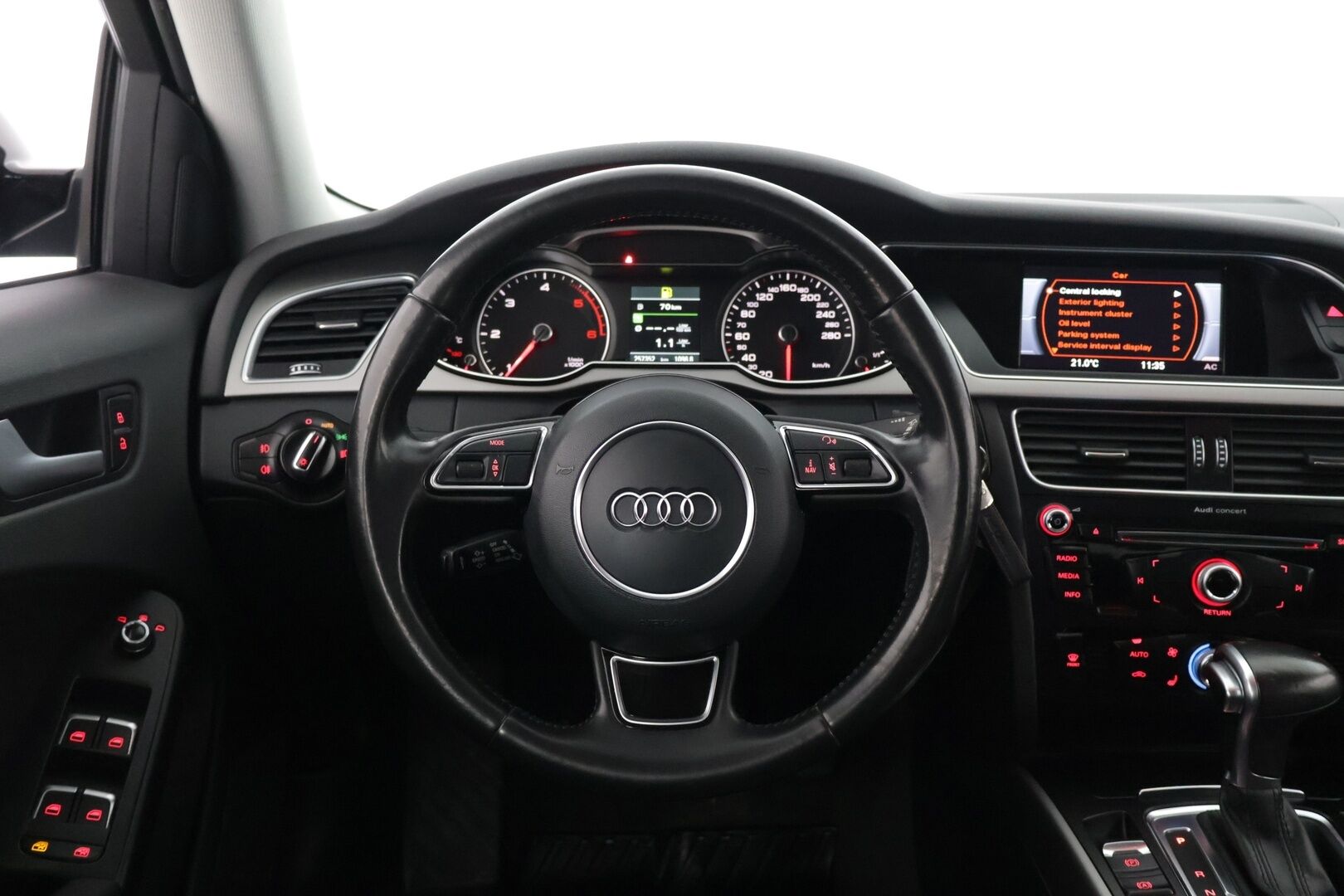 Audi A4 2014 Avant Land of quattro Edition 2,0 TDI 130 kW quattro S tronic *Suomi-auto / Vakkari / Sporttipenkit* - S-Line ulkopaketti