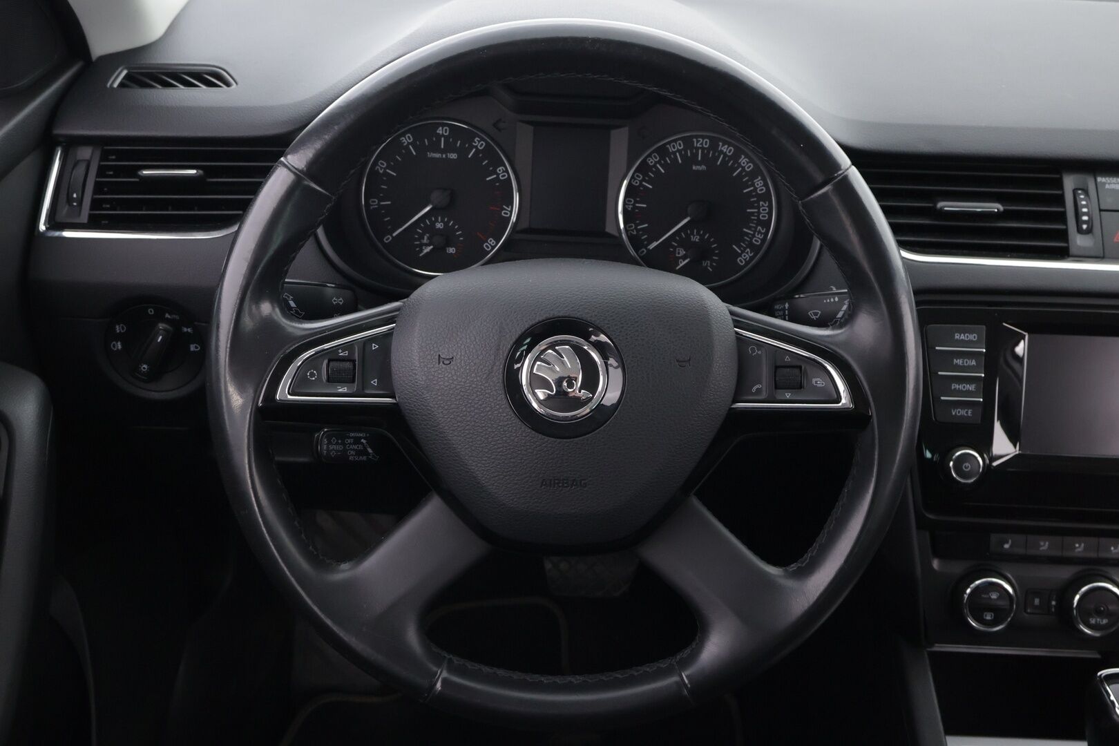 Skoda Octavia 2014 Combi 1,8 TSI Elegance DSG Autom.- YritysOutlet - Myydään vain yrityksille - – Tämä auto myydään YritysOutlet -valikoimasta vain yritykselle