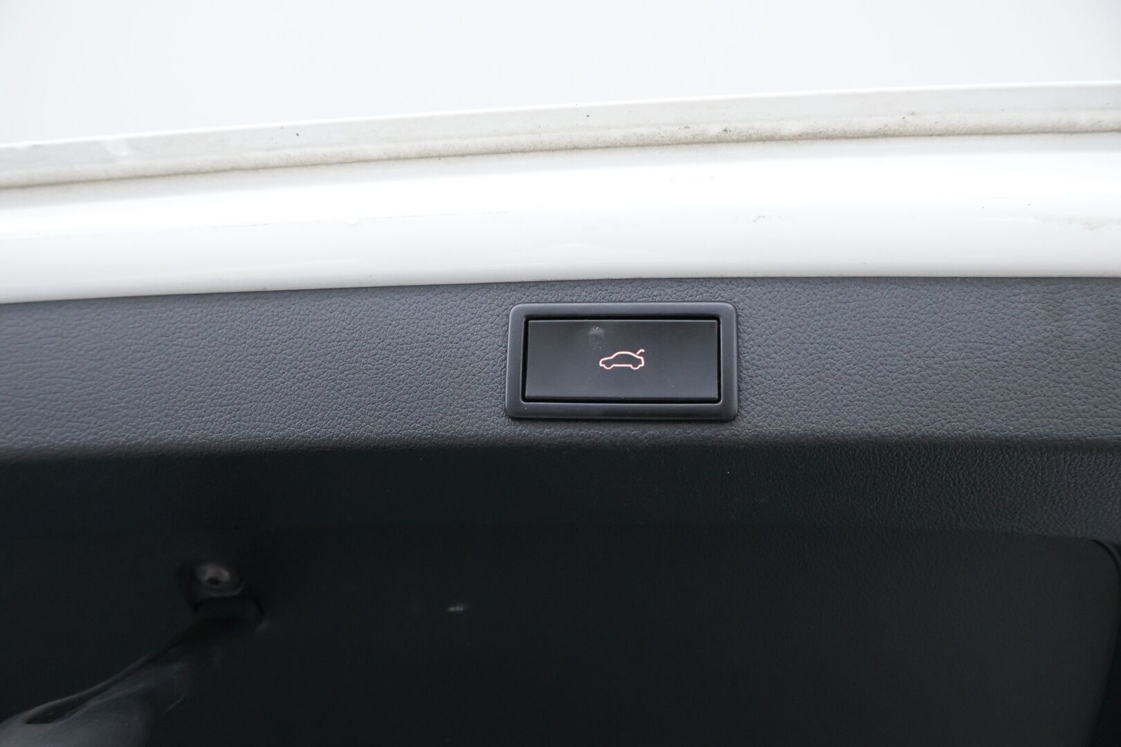 Skoda Octavia 2014 Combi 1,8 TSI Elegance DSG Autom.- YritysOutlet - Myydään vain yrityksille - – Tämä auto myydään YritysOutlet -valikoimasta vain yritykselle