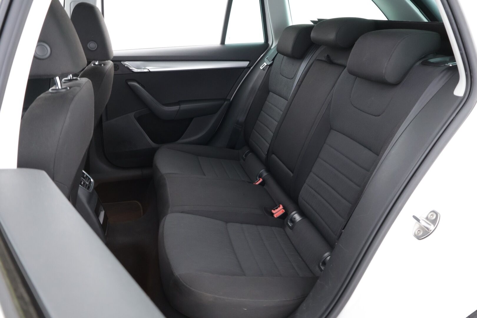 Skoda Octavia 2014 Combi 1,8 TSI Elegance DSG Autom.- YritysOutlet - Myydään vain yrityksille - – Tämä auto myydään YritysOutlet -valikoimasta vain yritykselle