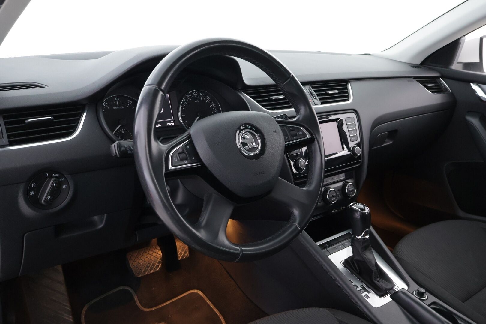 Skoda Octavia 2014 Combi 1,8 TSI Elegance DSG Autom.- YritysOutlet - Myydään vain yrityksille - – Tämä auto myydään YritysOutlet -valikoimasta vain yritykselle