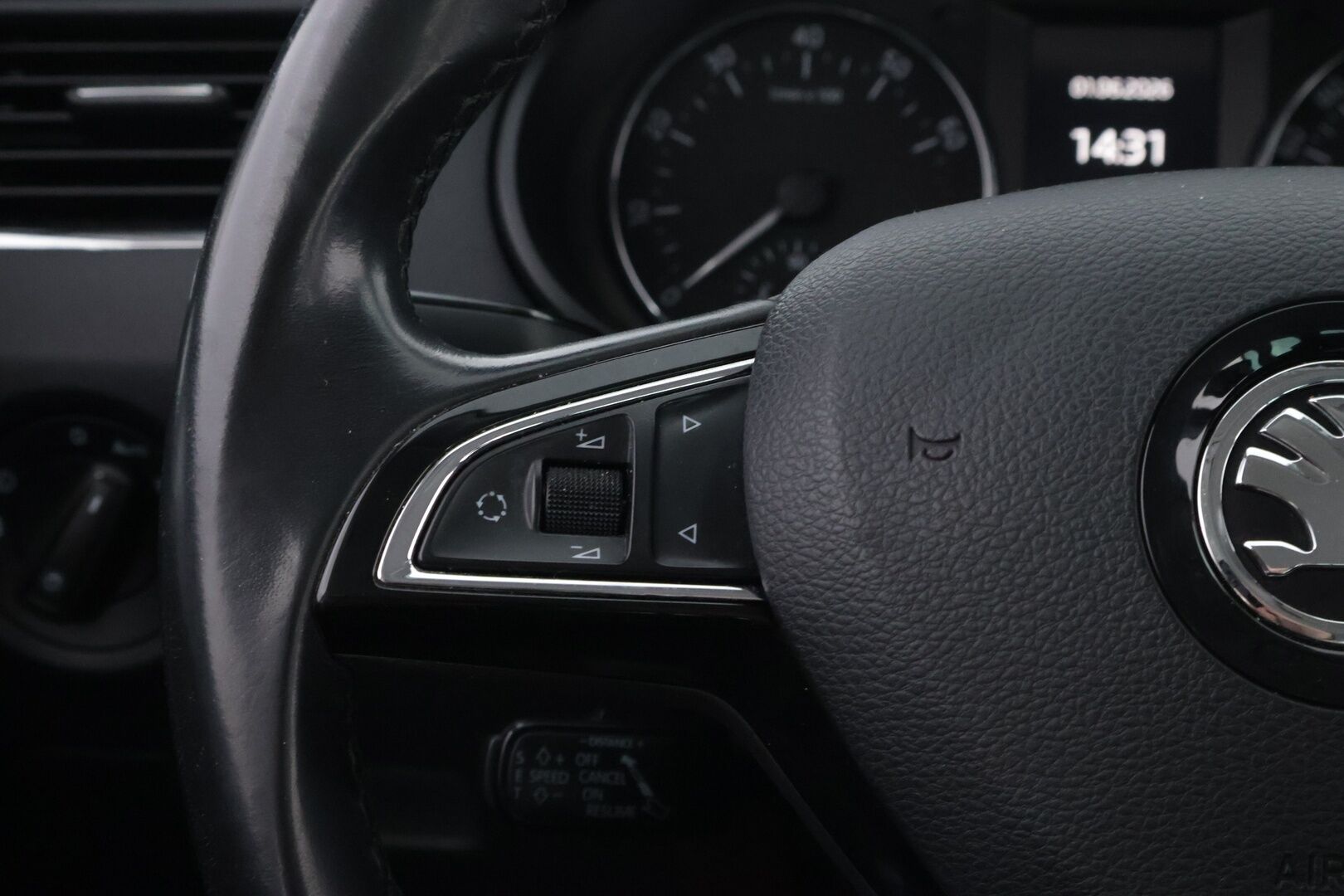 Skoda Octavia 2014 Combi 1,8 TSI Elegance DSG Autom.- YritysOutlet - Myydään vain yrityksille - – Tämä auto myydään YritysOutlet -valikoimasta vain yritykselle
