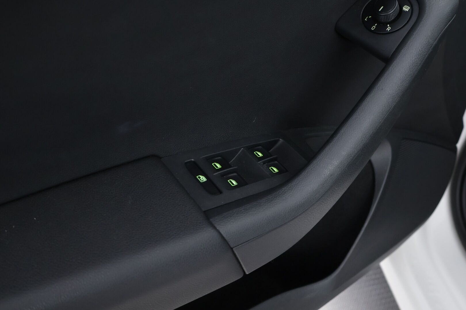 Skoda Octavia 2014 Combi 1,8 TSI Elegance DSG Autom.- YritysOutlet - Myydään vain yrityksille - – Tämä auto myydään YritysOutlet -valikoimasta vain yritykselle