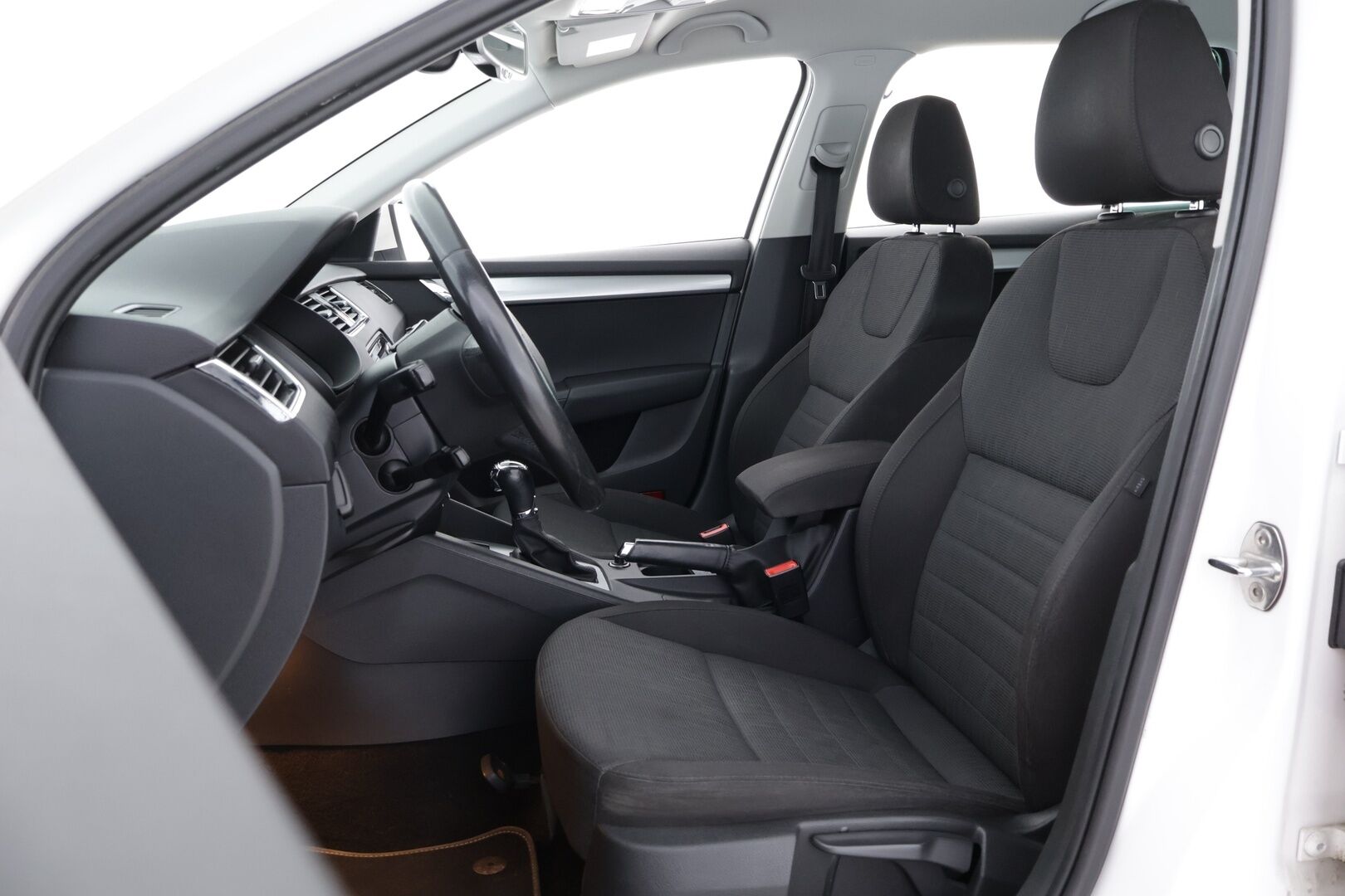 Skoda Octavia 2014 Combi 1,8 TSI Elegance DSG Autom.- YritysOutlet - Myydään vain yrityksille - – Tämä auto myydään YritysOutlet -valikoimasta vain yritykselle