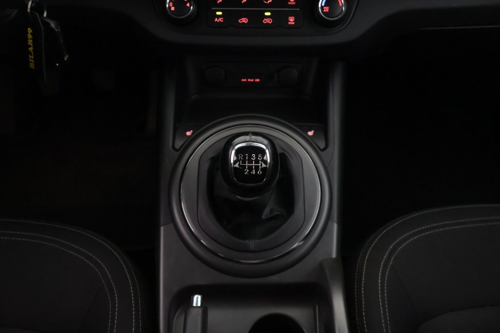 Kia Sportage 2014 1,6 ISG Urban LX EcoDynamics */ Suomi-auto / Vakkari / Lohkolämmitin / Huoltokirja / 2xRenkaat /* - Suomi-auto / 2x renkaat
