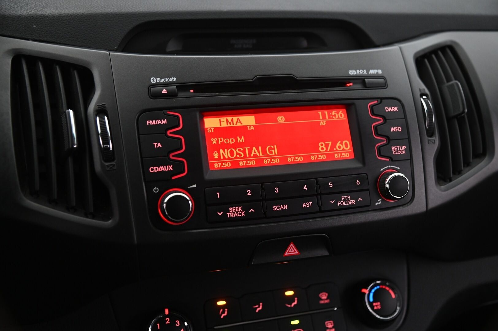 Kia Sportage 2014 1,6 ISG Urban LX EcoDynamics */ Suomi-auto / Vakkari / Lohkolämmitin / Huoltokirja / 2xRenkaat /* - Suomi-auto / 2x renkaat